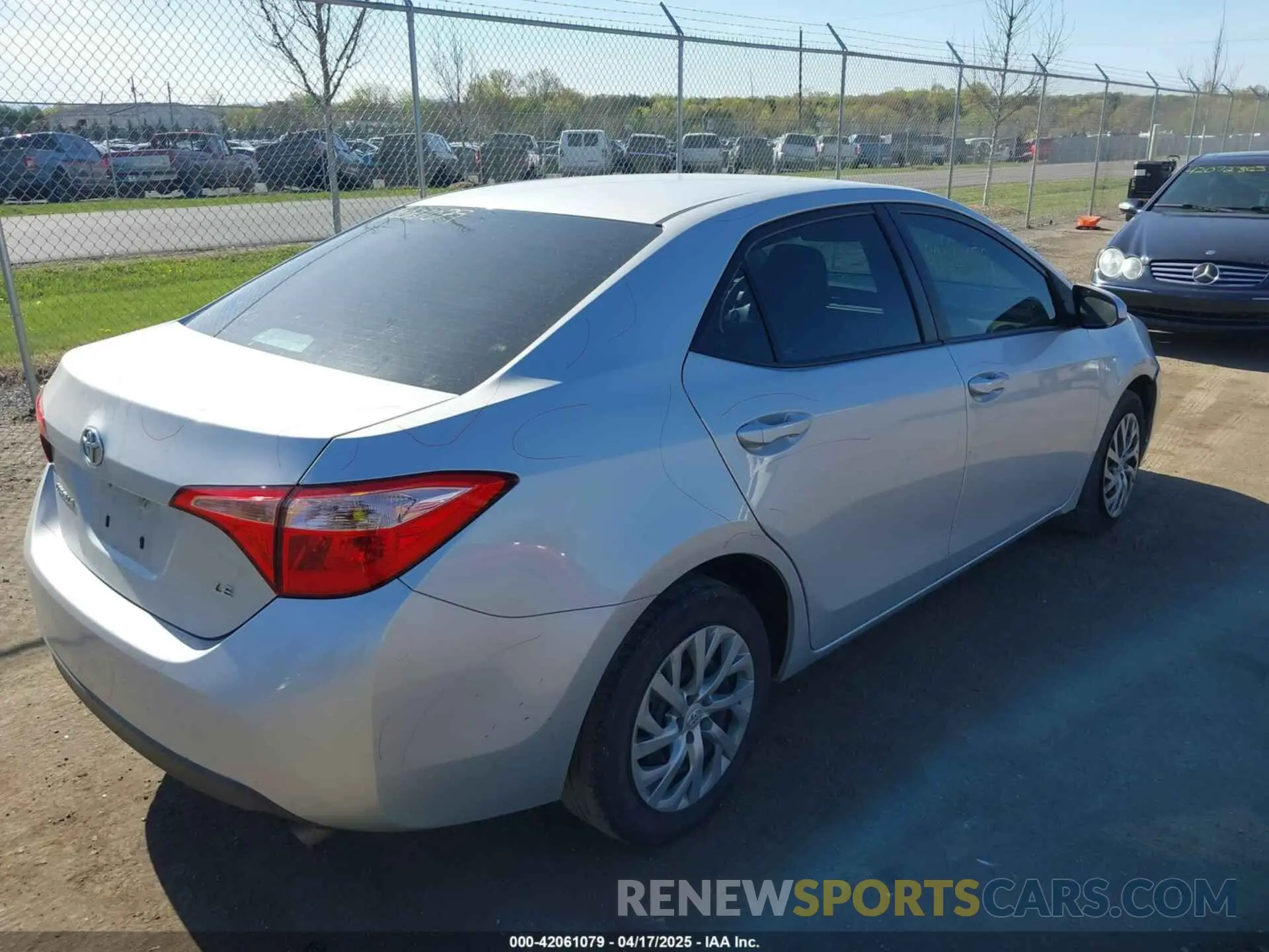 4 Photograph of a damaged car 2T1BURHE6KC134196 TOYOTA COROLLA 2019
