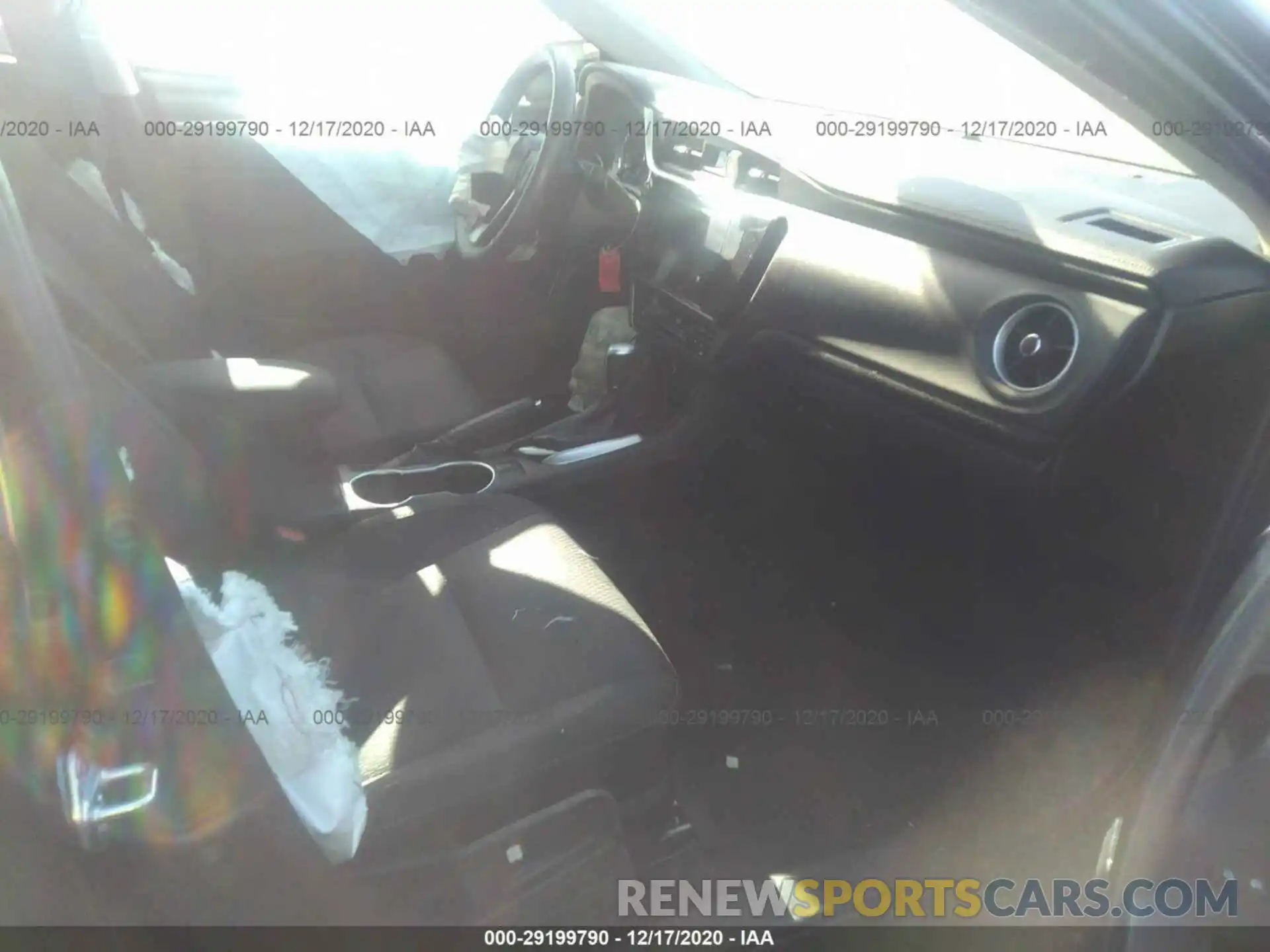 5 Photograph of a damaged car 2T1BURHE6KC137468 TOYOTA COROLLA 2019