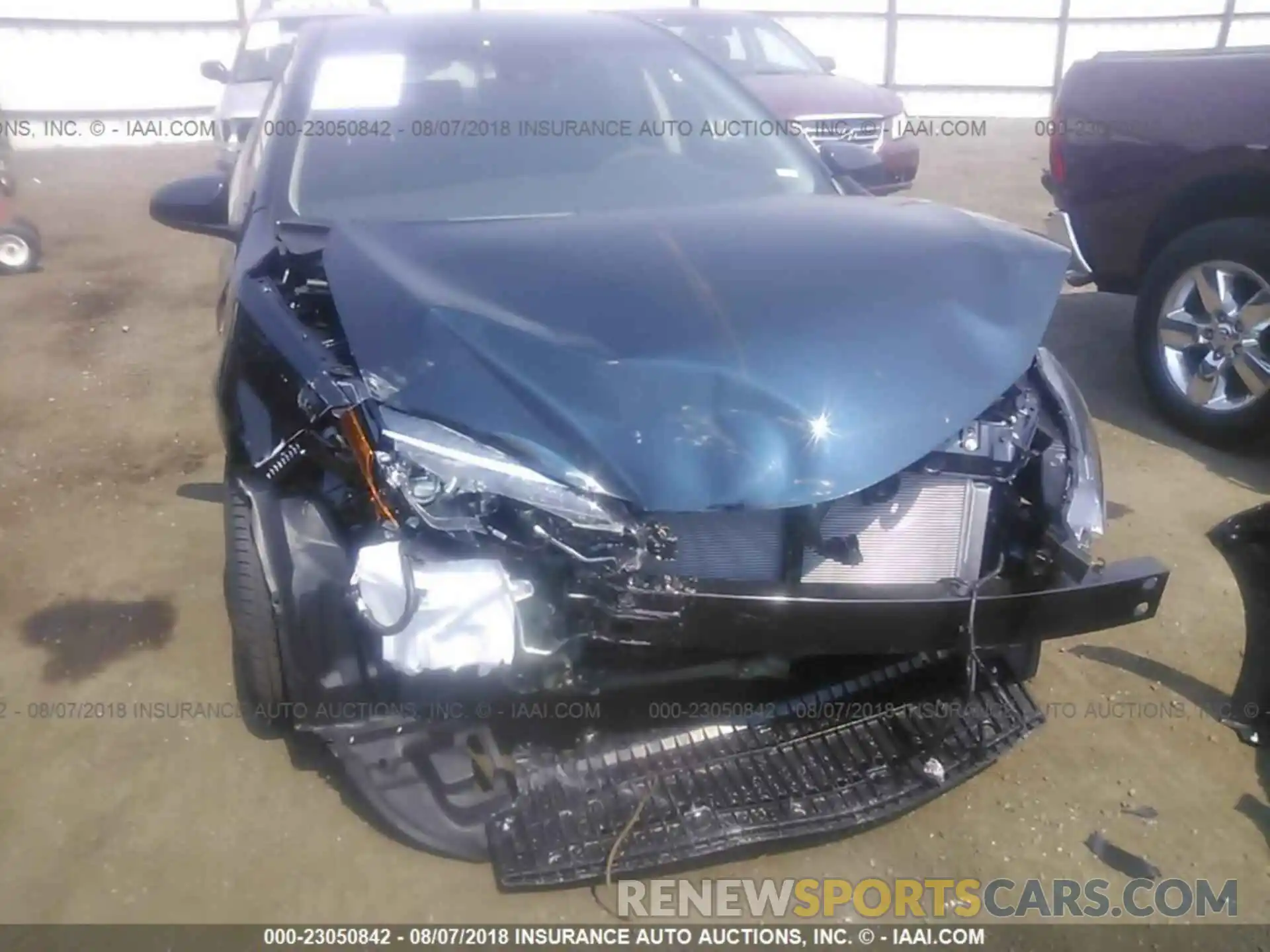 6 Photograph of a damaged car 2T1BURHE6KC139575 Toyota Corolla 2019