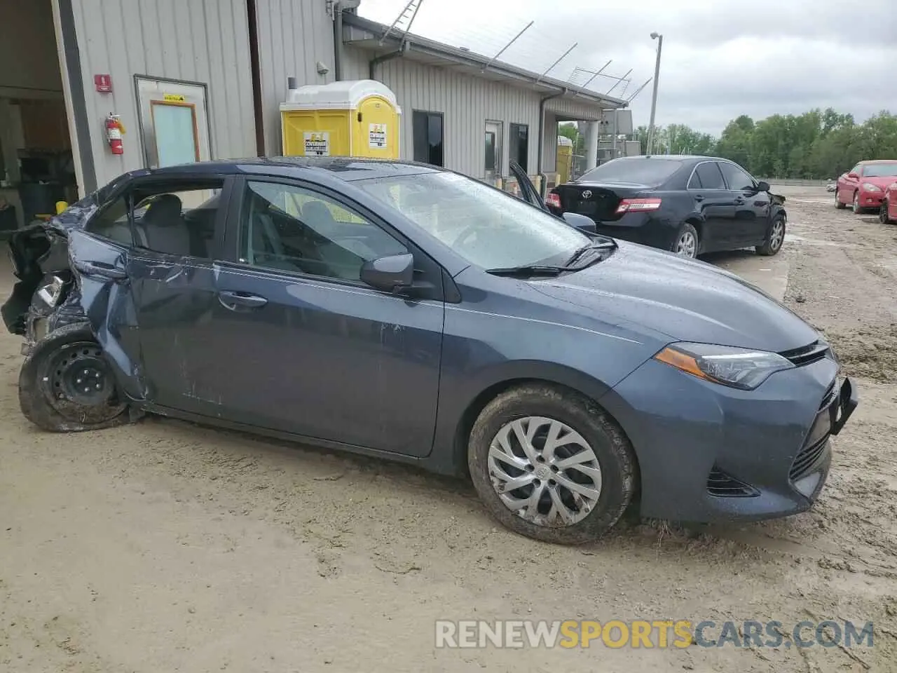 4 Photograph of a damaged car 2T1BURHE6KC143139 TOYOTA COROLLA 2019