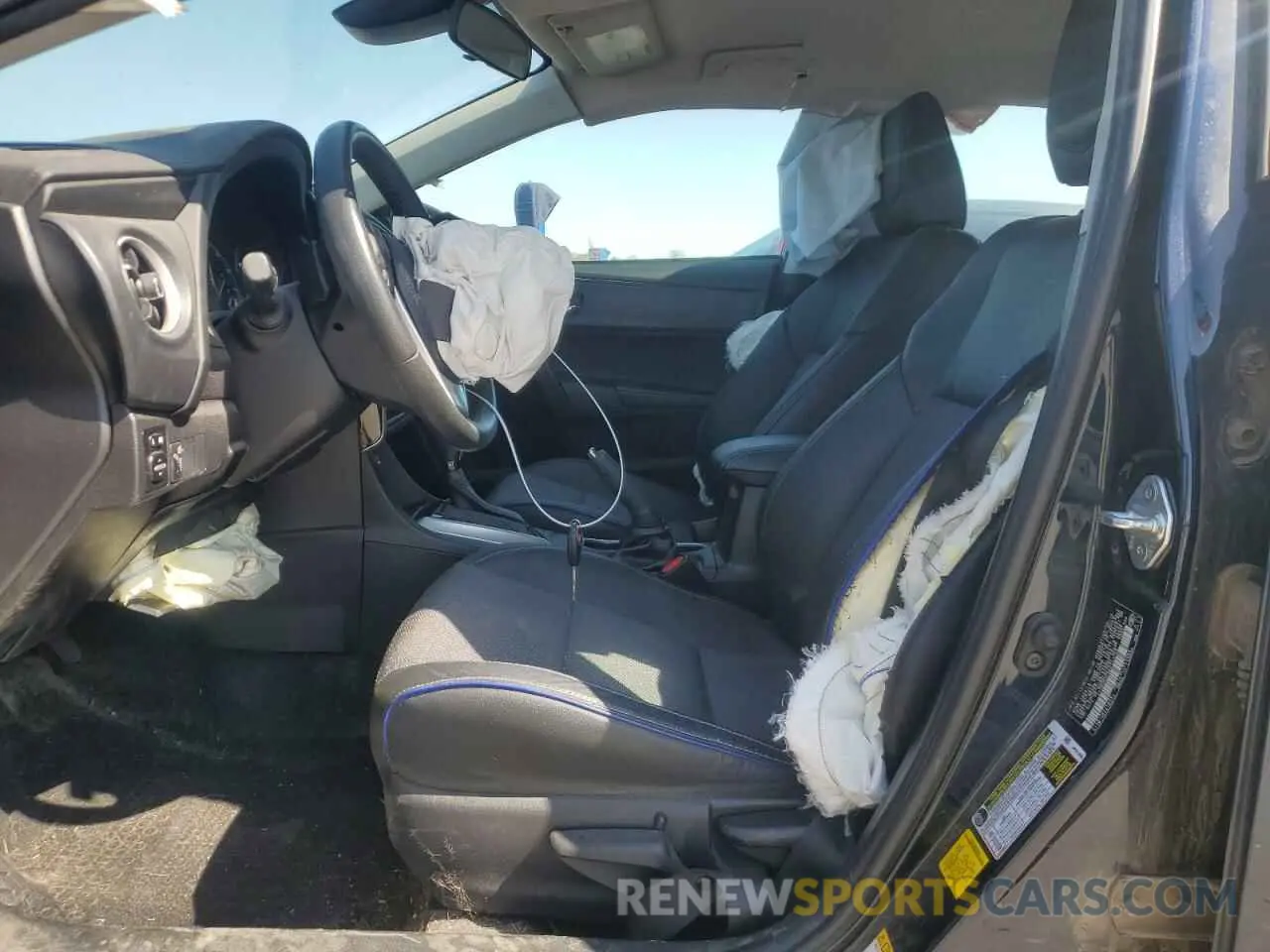 7 Photograph of a damaged car 2T1BURHE6KC143755 TOYOTA COROLLA 2019