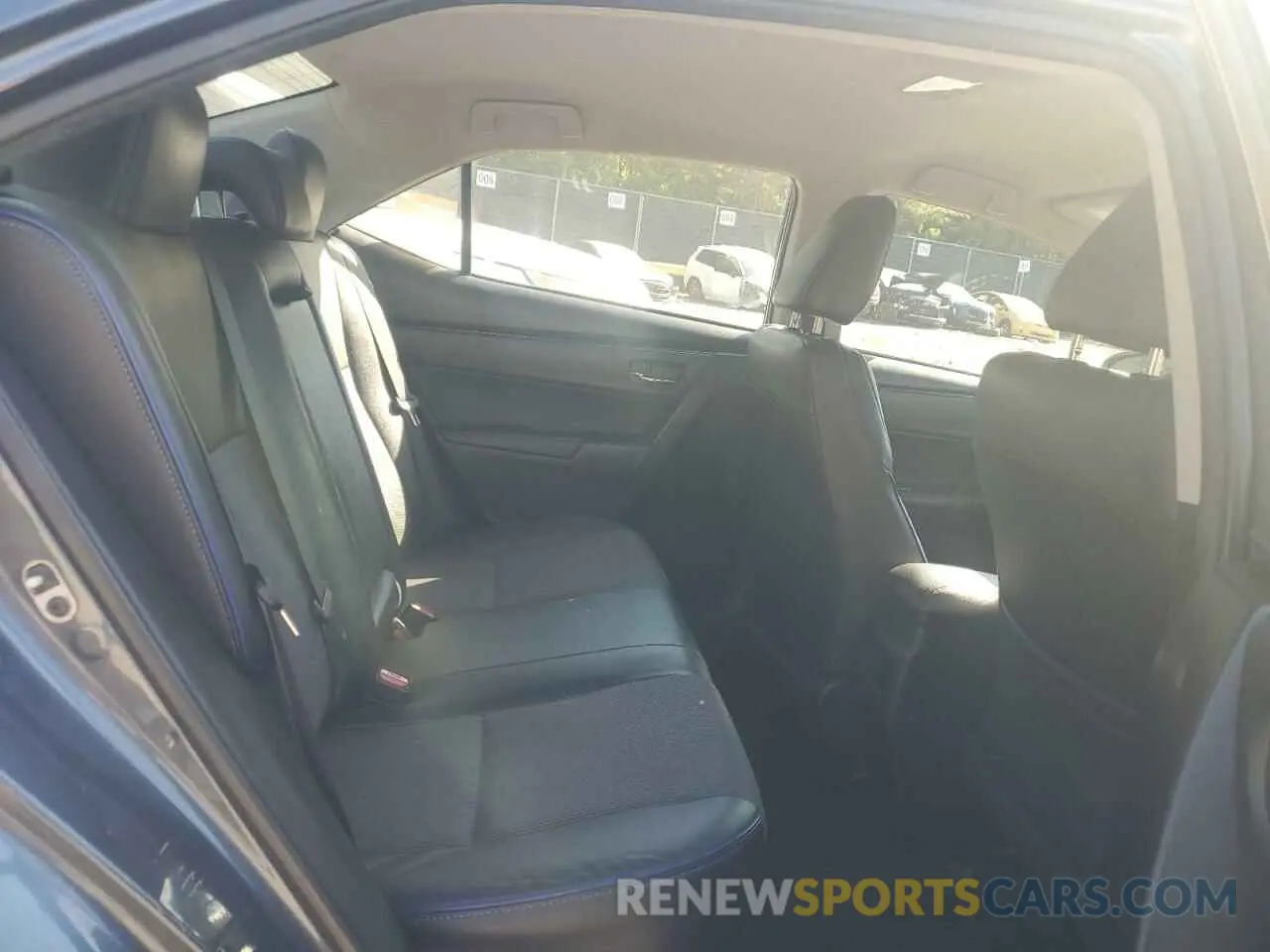 10 Photograph of a damaged car 2T1BURHE6KC146543 TOYOTA COROLLA 2019