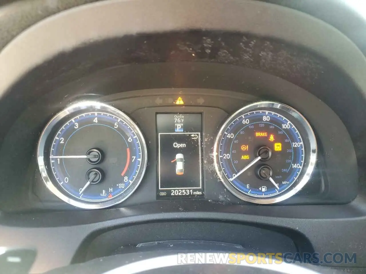 9 Photograph of a damaged car 2T1BURHE6KC146543 TOYOTA COROLLA 2019