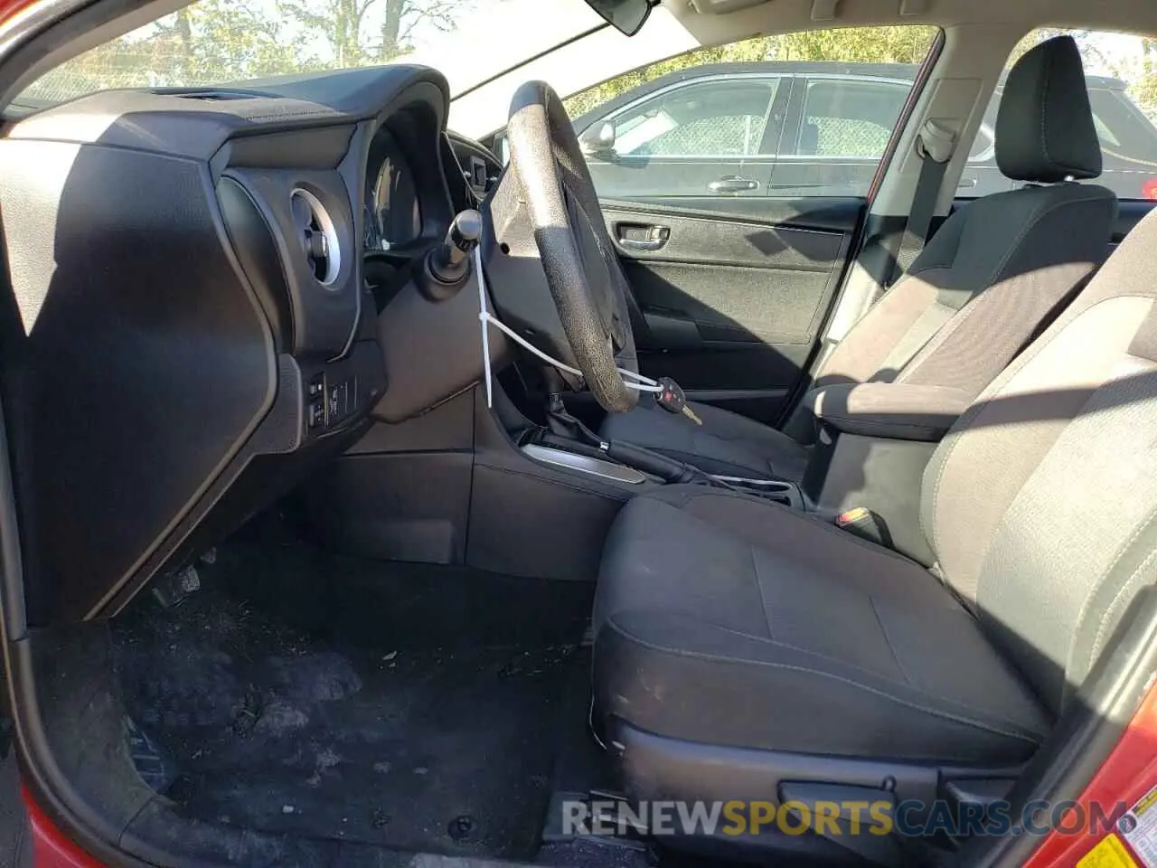 7 Photograph of a damaged car 2T1BURHE6KC147529 TOYOTA COROLLA 2019