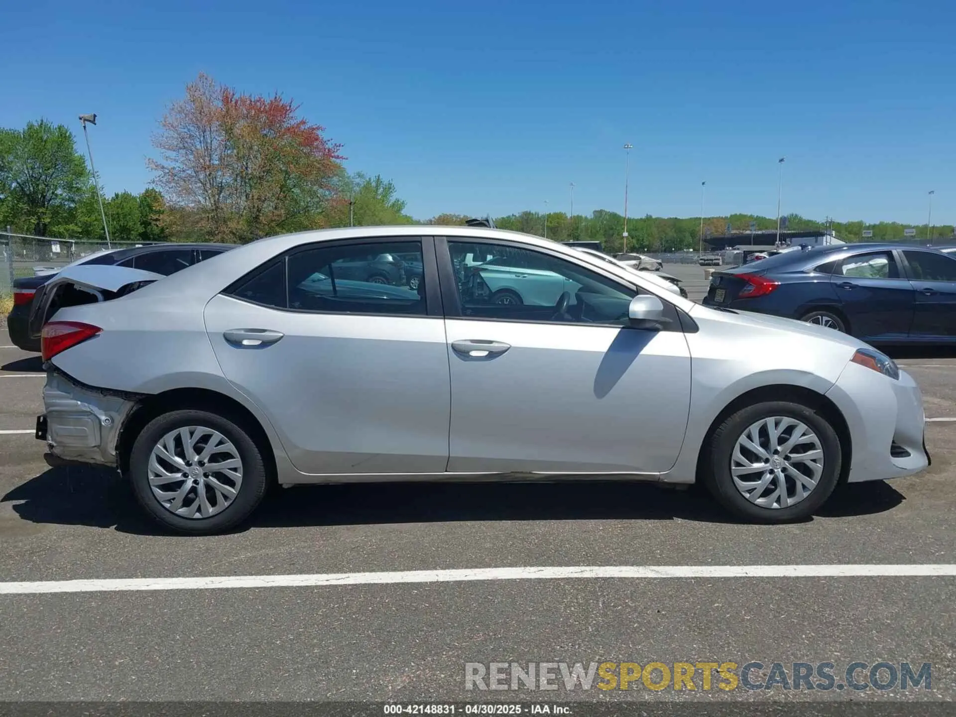 13 Photograph of a damaged car 2T1BURHE6KC148244 TOYOTA COROLLA 2019