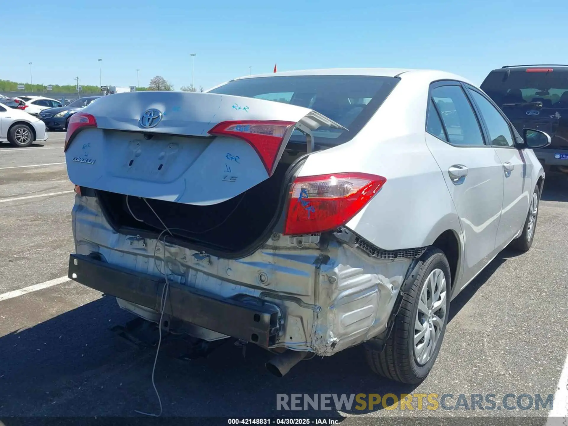 4 Photograph of a damaged car 2T1BURHE6KC148244 TOYOTA COROLLA 2019