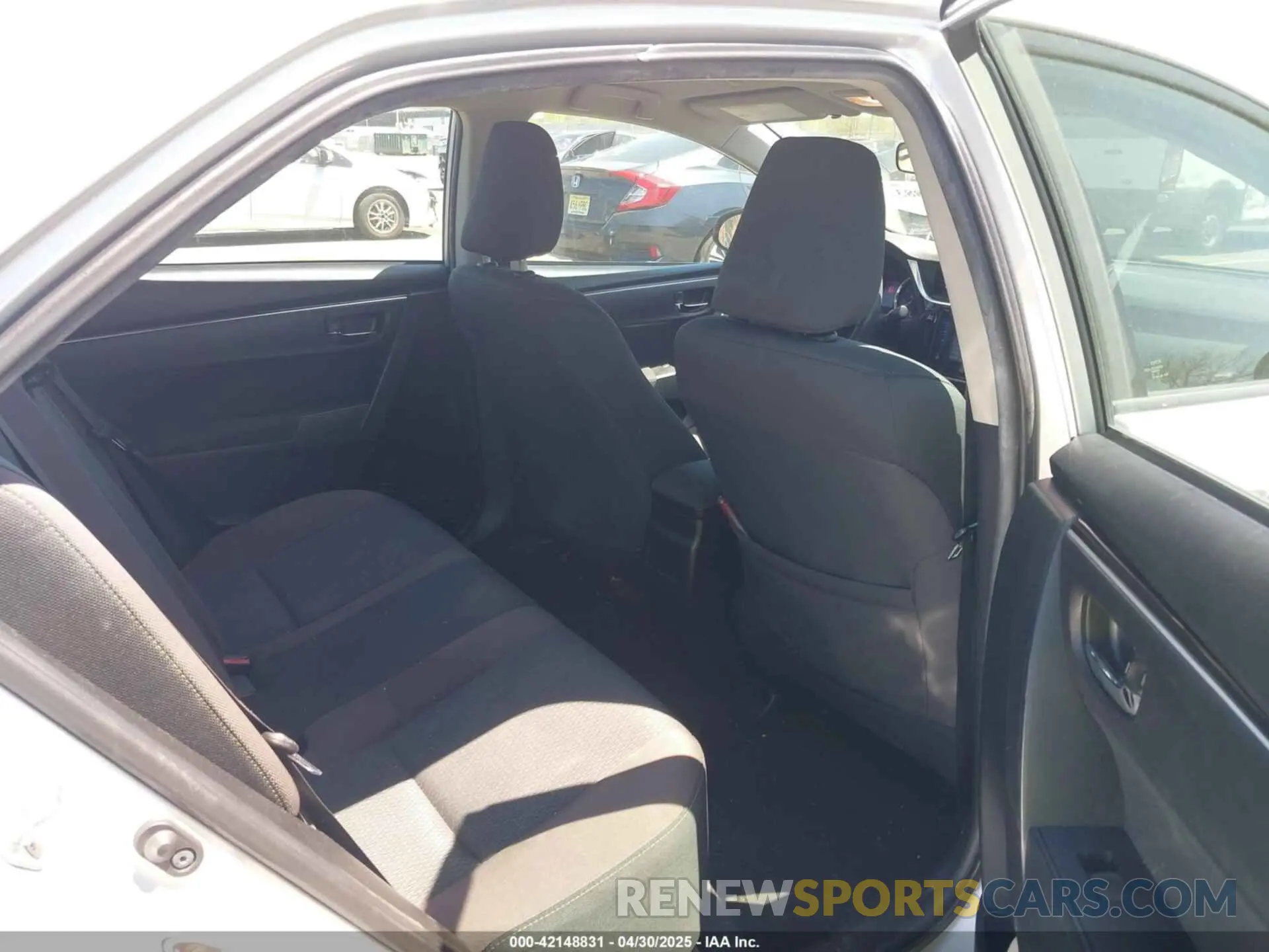 8 Photograph of a damaged car 2T1BURHE6KC148244 TOYOTA COROLLA 2019