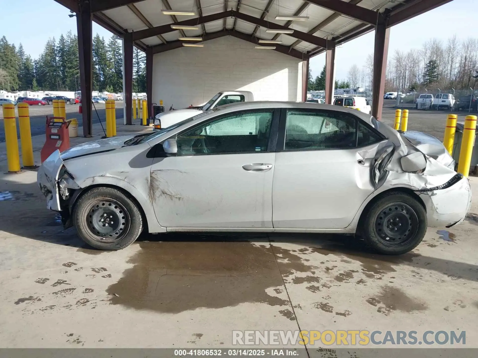 14 Photograph of a damaged car 2T1BURHE6KC150480 TOYOTA COROLLA 2019
