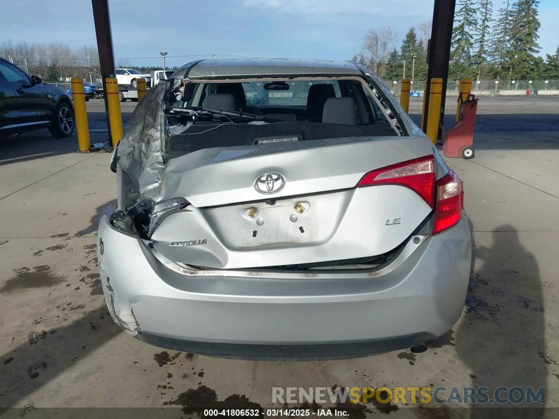 16 Photograph of a damaged car 2T1BURHE6KC150480 TOYOTA COROLLA 2019