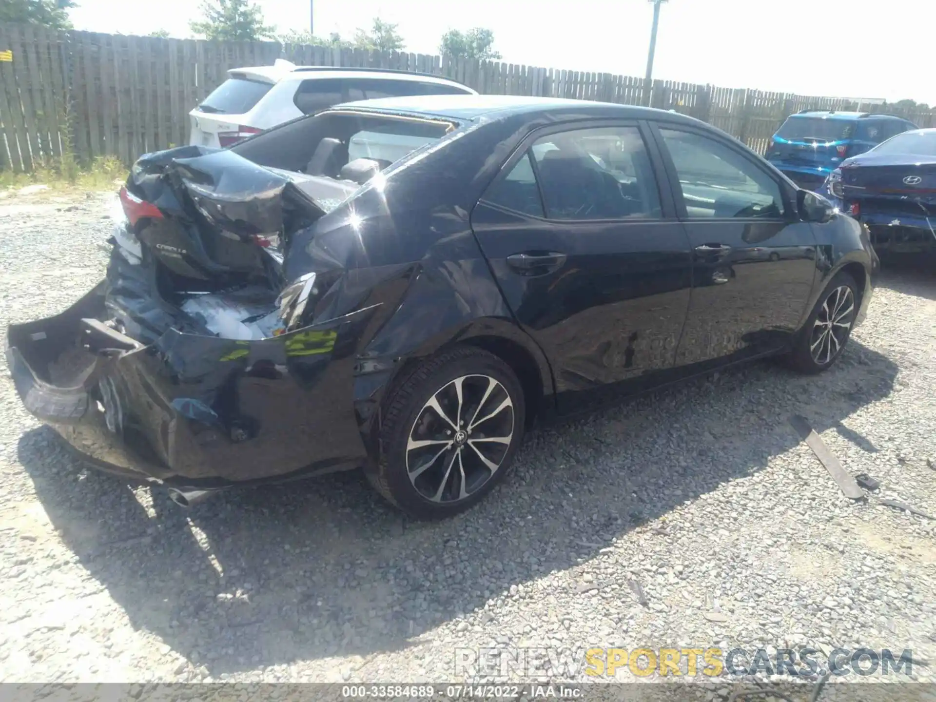 4 Photograph of a damaged car 2T1BURHE6KC151774 TOYOTA COROLLA 2019