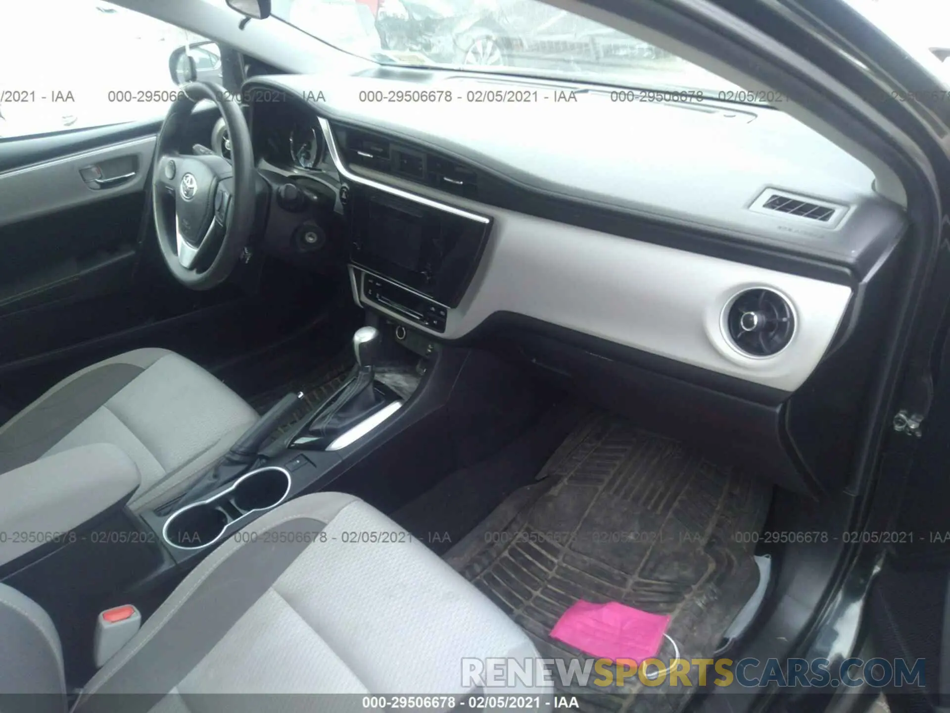 5 Photograph of a damaged car 2T1BURHE6KC152987 TOYOTA COROLLA 2019