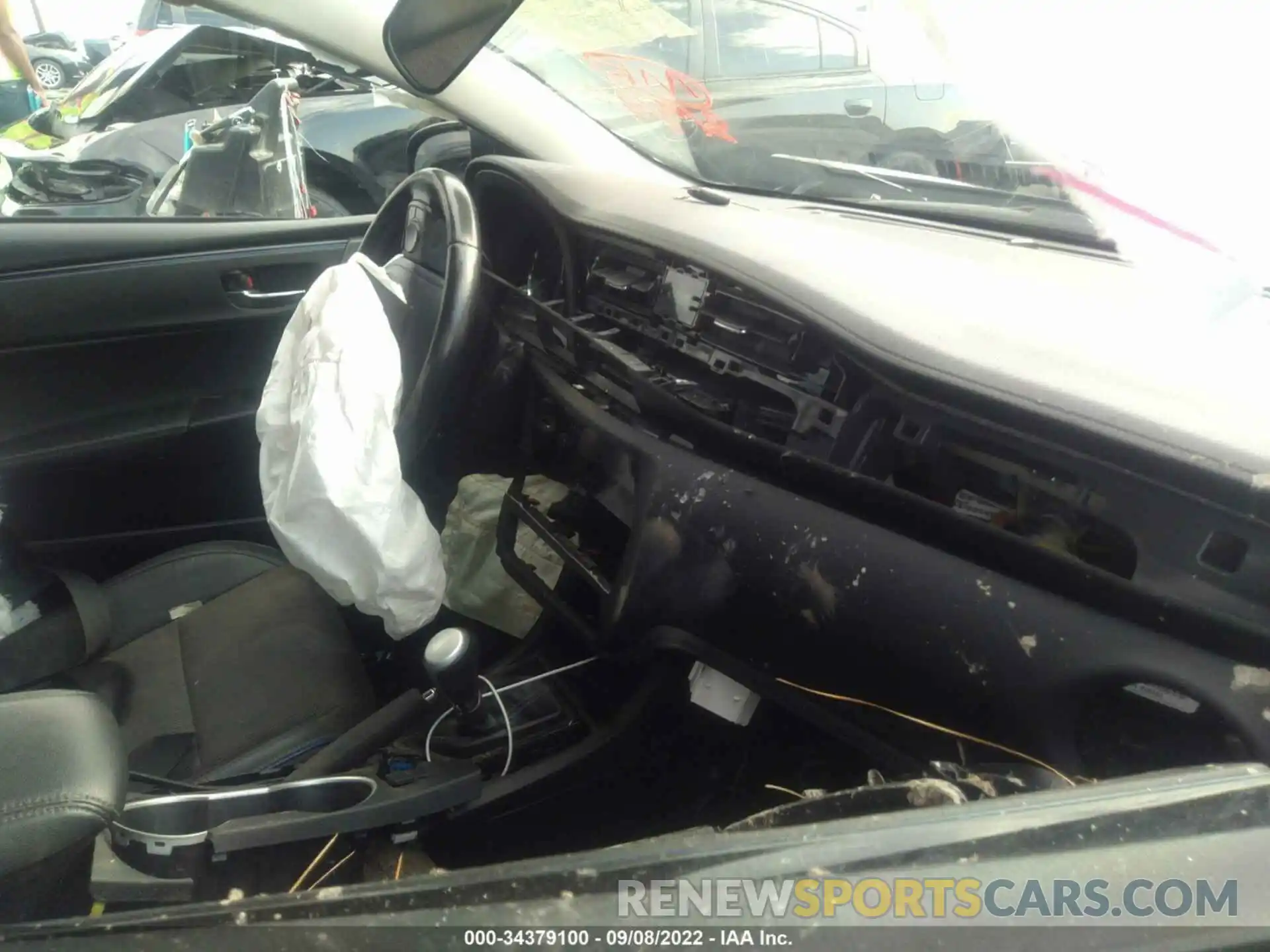 5 Photograph of a damaged car 2T1BURHE6KC155274 TOYOTA COROLLA 2019