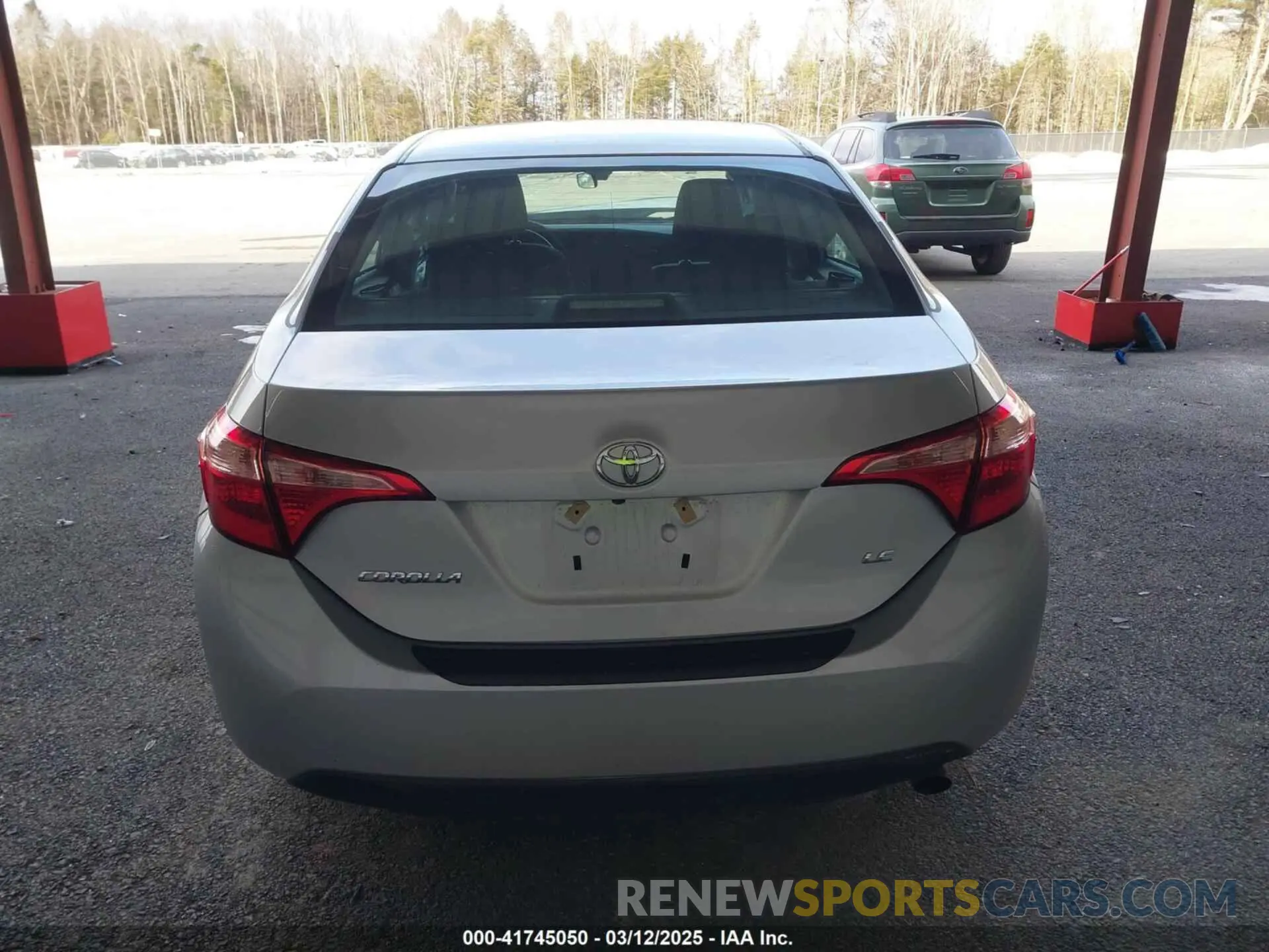 17 Photograph of a damaged car 2T1BURHE6KC157476 TOYOTA COROLLA 2019