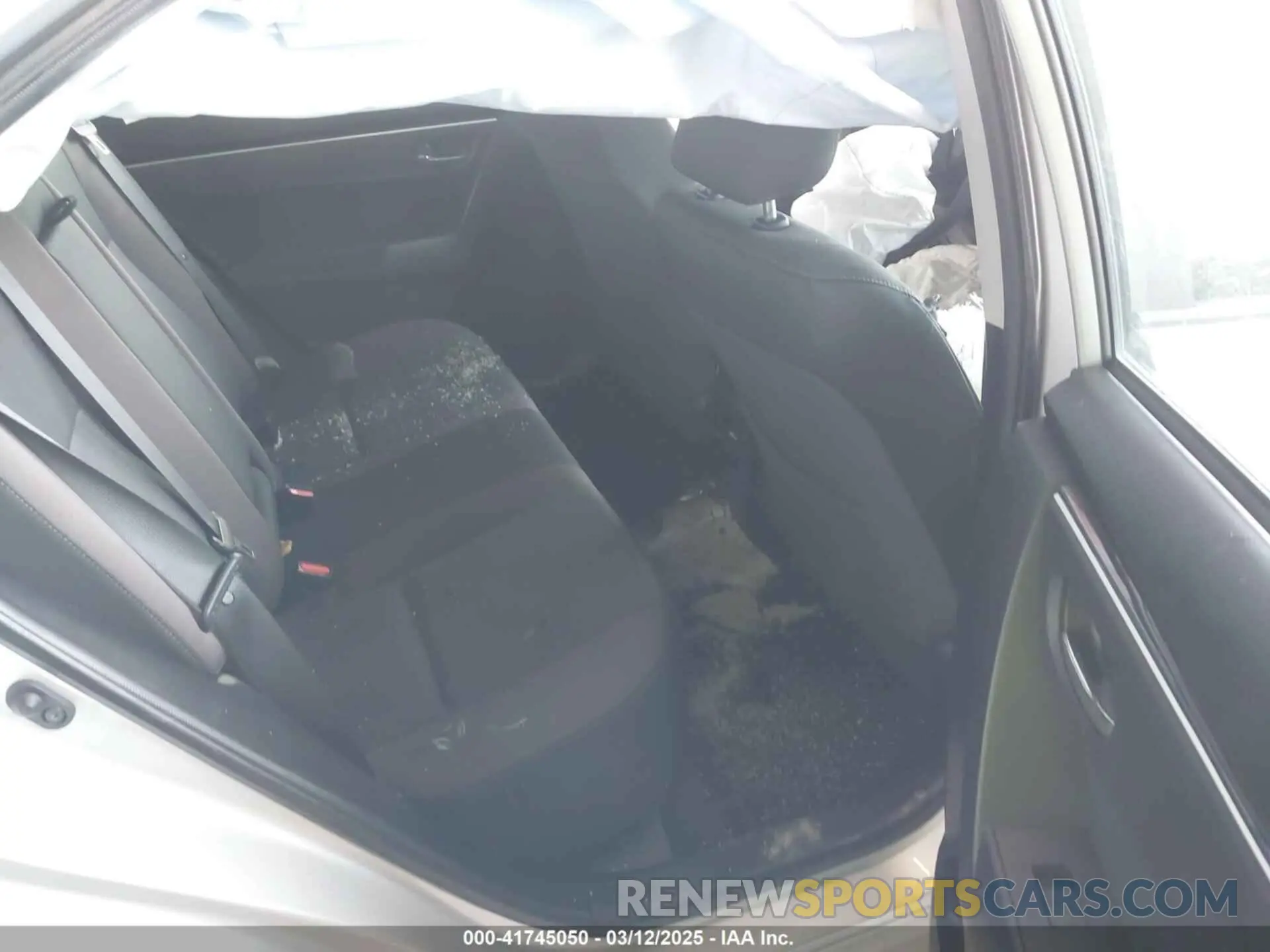 8 Photograph of a damaged car 2T1BURHE6KC157476 TOYOTA COROLLA 2019