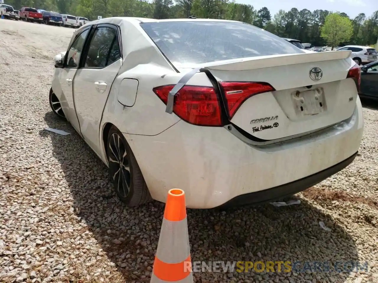 3 Photograph of a damaged car 2T1BURHE6KC159227 TOYOTA COROLLA 2019