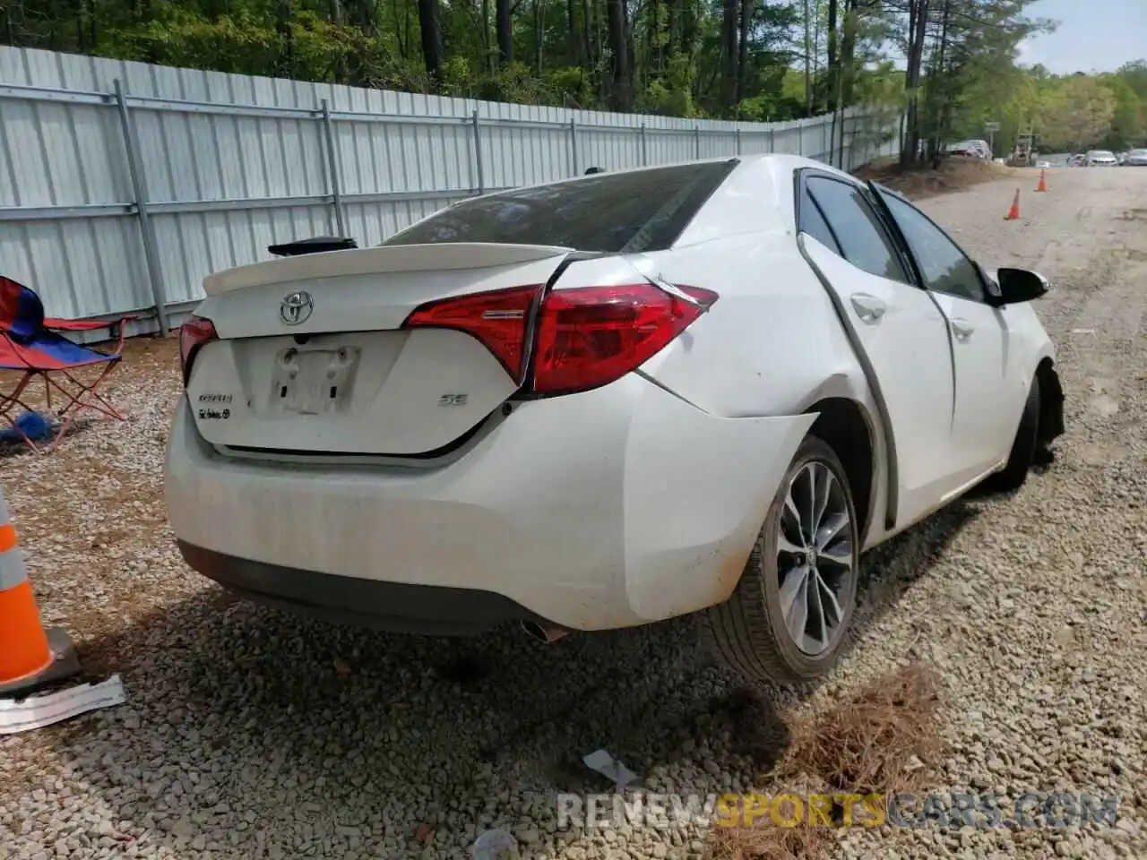 4 Photograph of a damaged car 2T1BURHE6KC159227 TOYOTA COROLLA 2019