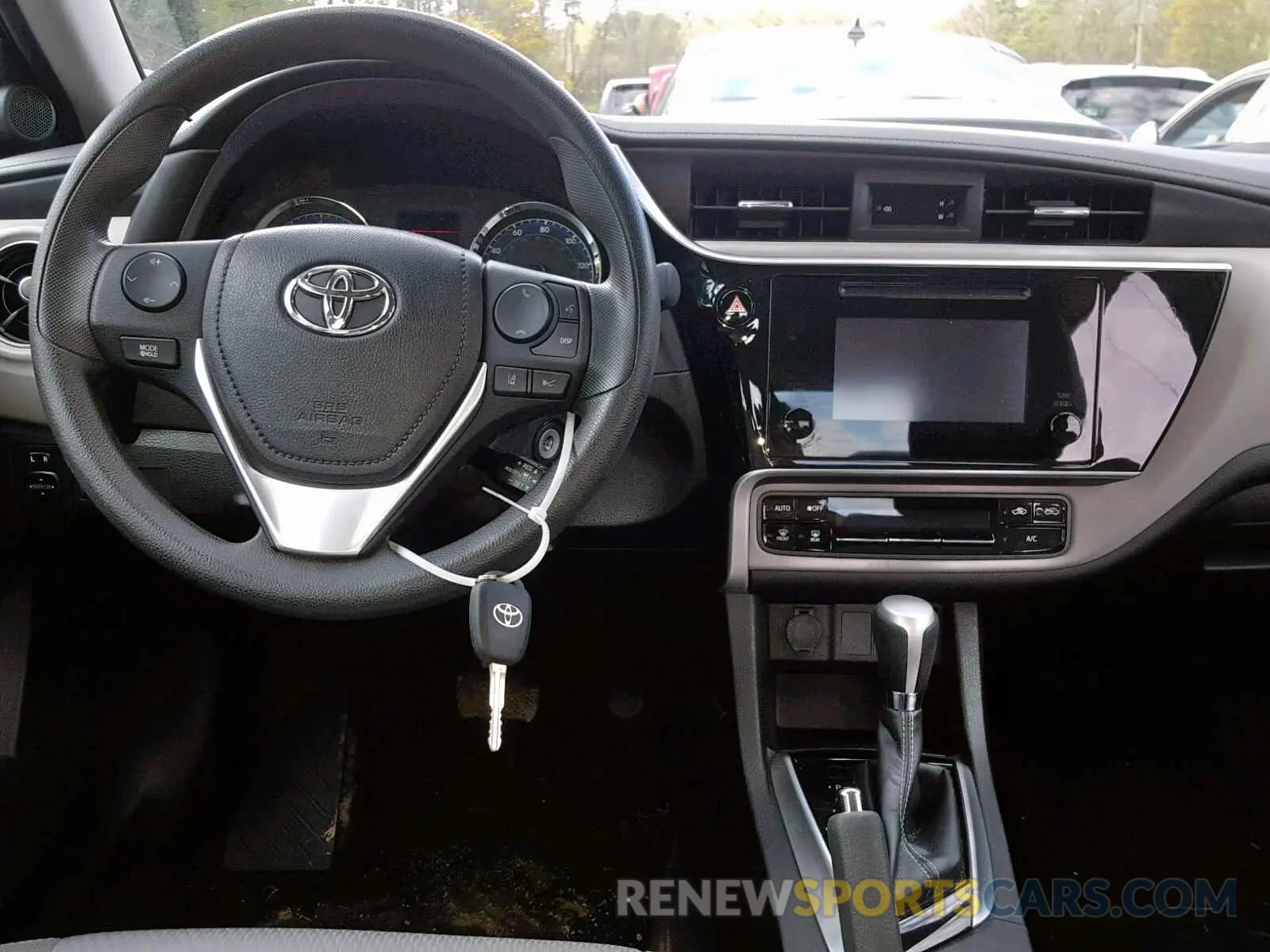 9 Photograph of a damaged car 2T1BURHE6KC164279 TOYOTA COROLLA 2019