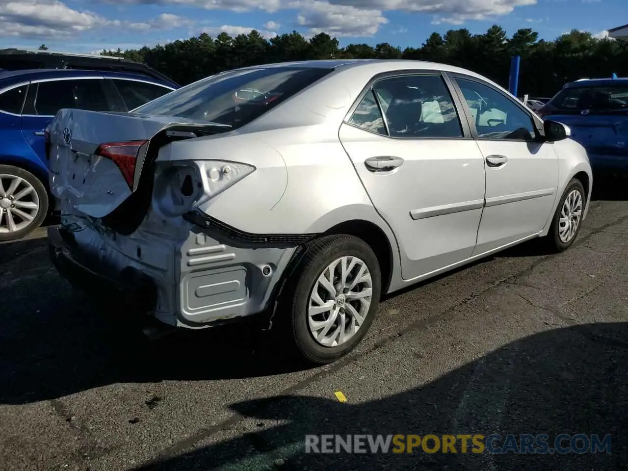 3 Photograph of a damaged car 2T1BURHE6KC170406 TOYOTA COROLLA 2019