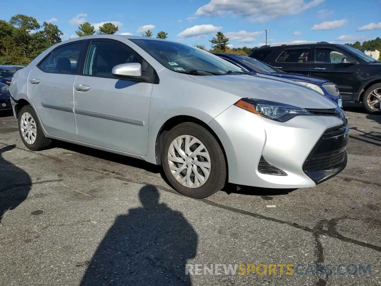 4 Photograph of a damaged car 2T1BURHE6KC170406 TOYOTA COROLLA 2019