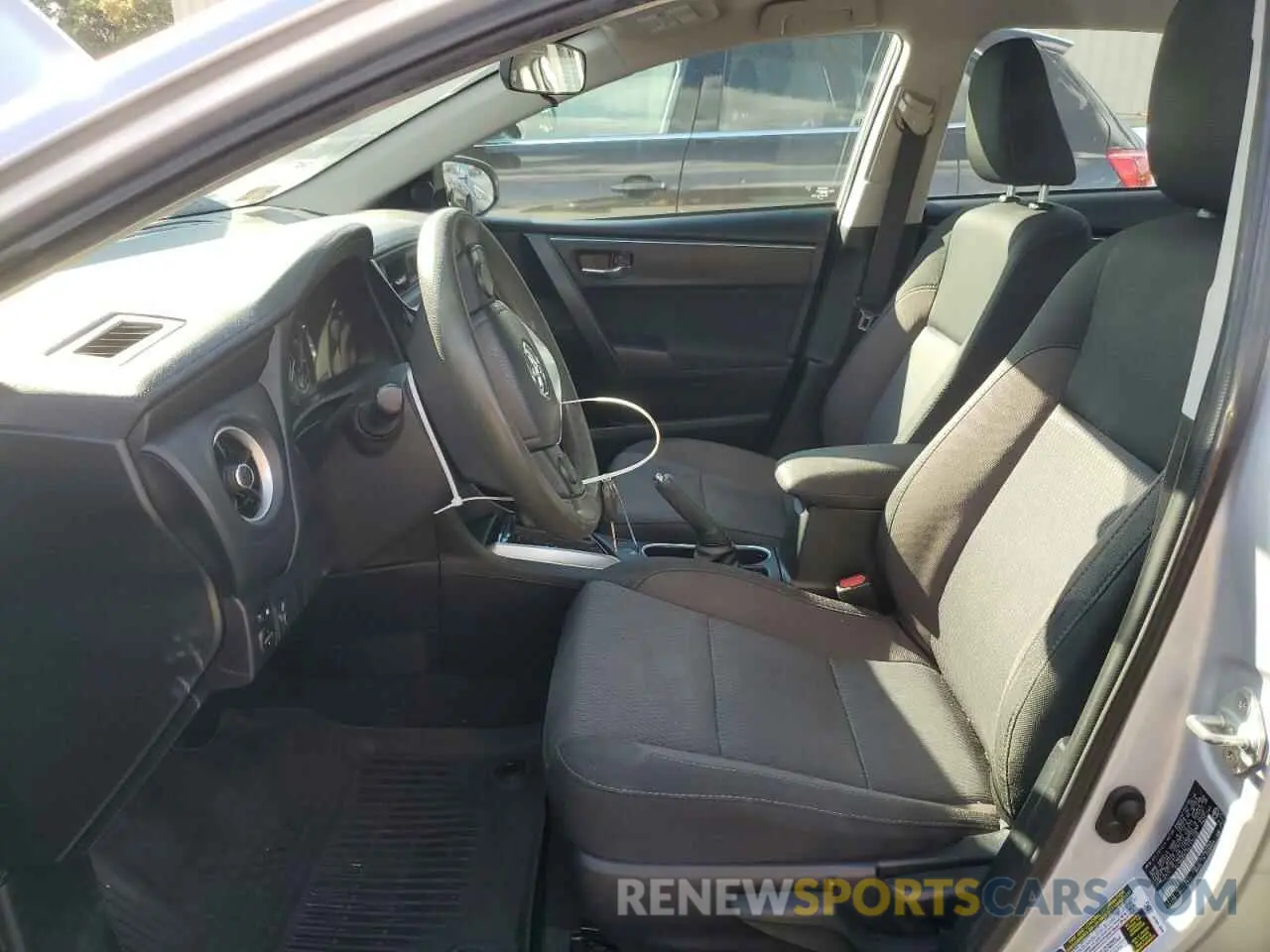 7 Photograph of a damaged car 2T1BURHE6KC170406 TOYOTA COROLLA 2019