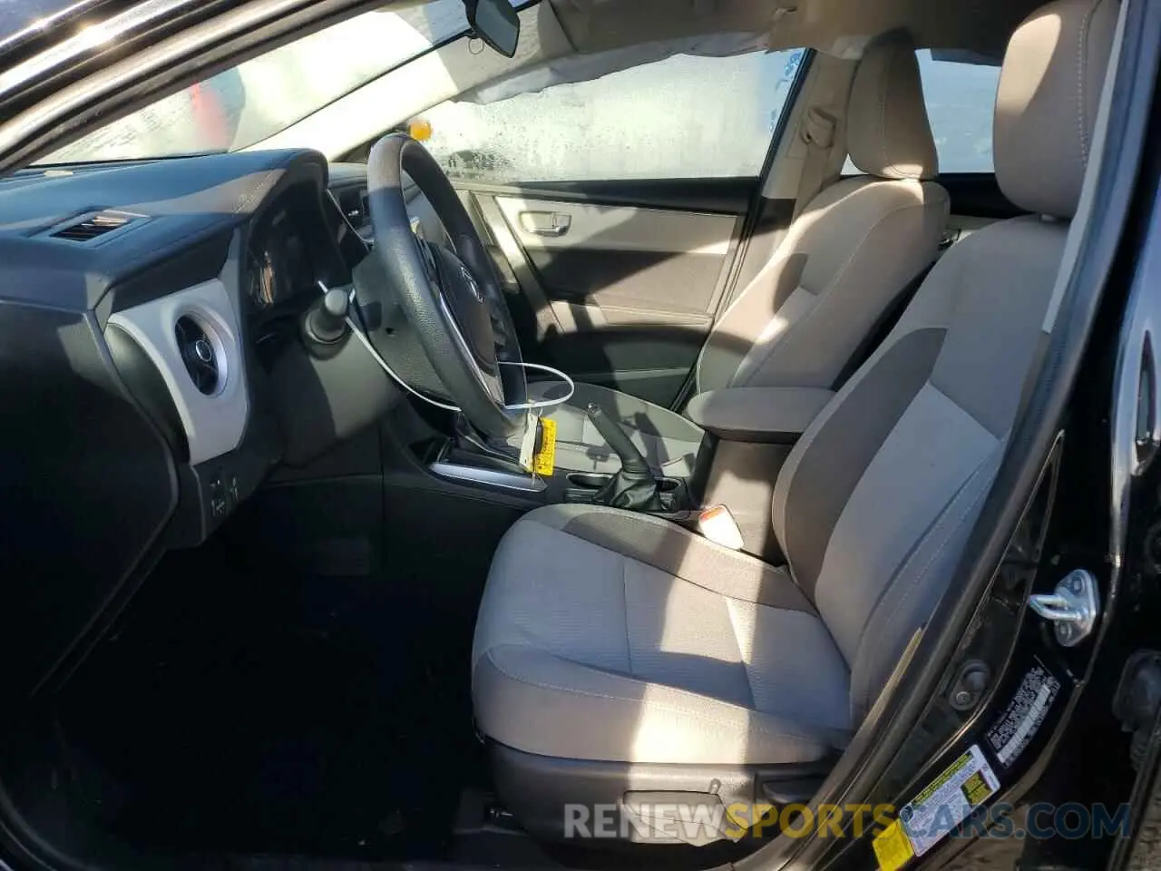 7 Photograph of a damaged car 2T1BURHE6KC171054 TOYOTA COROLLA 2019