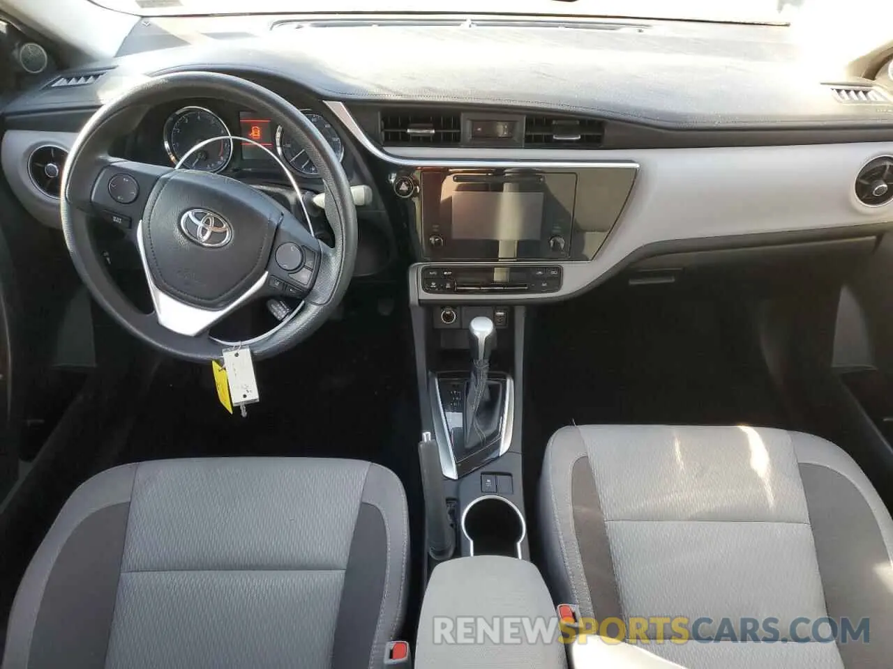 8 Photograph of a damaged car 2T1BURHE6KC171054 TOYOTA COROLLA 2019