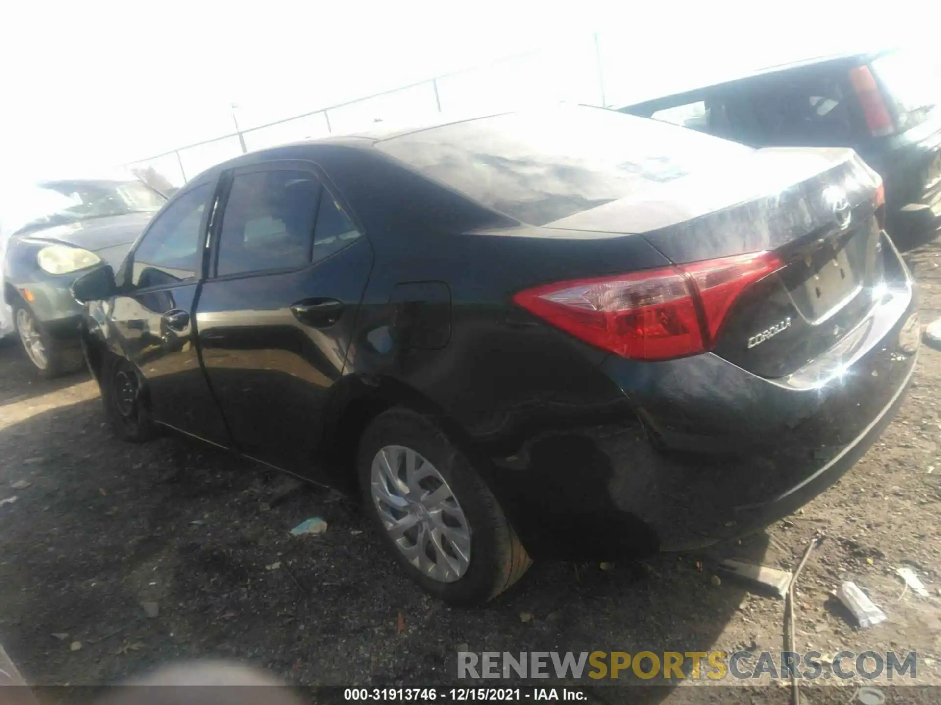 3 Photograph of a damaged car 2T1BURHE6KC173578 TOYOTA COROLLA 2019