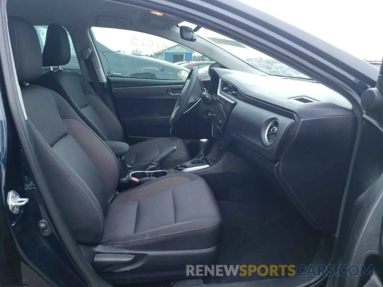 5 Photograph of a damaged car 2T1BURHE6KC176433 TOYOTA COROLLA 2019