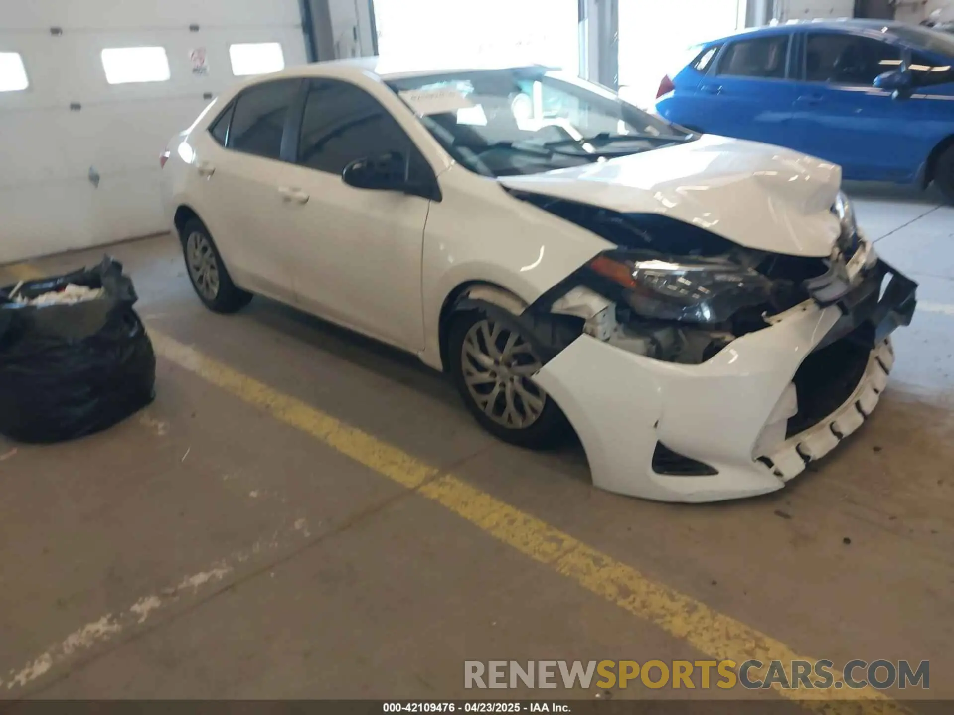 1 Photograph of a damaged car 2T1BURHE6KC177081 TOYOTA COROLLA 2019