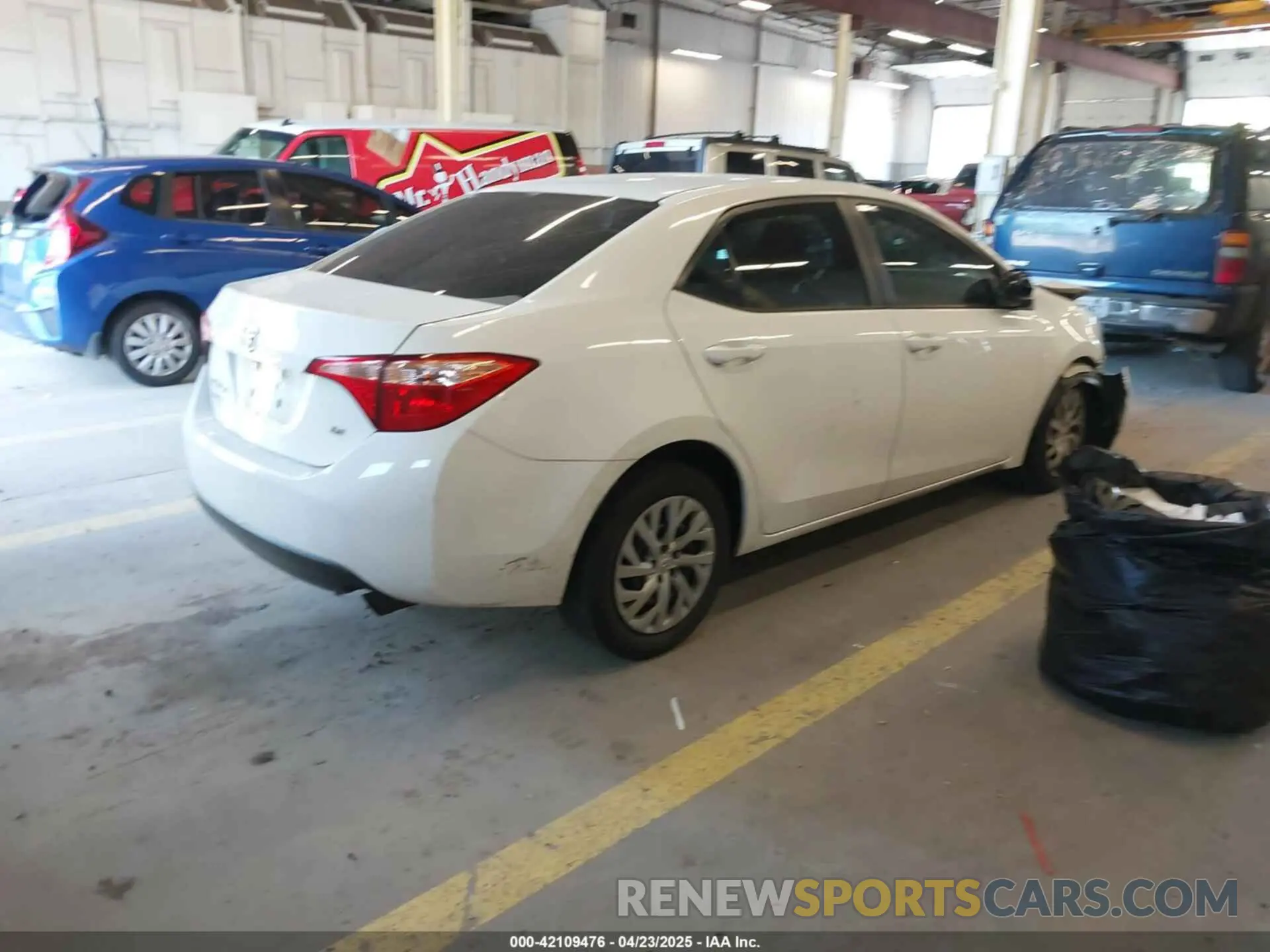 4 Photograph of a damaged car 2T1BURHE6KC177081 TOYOTA COROLLA 2019