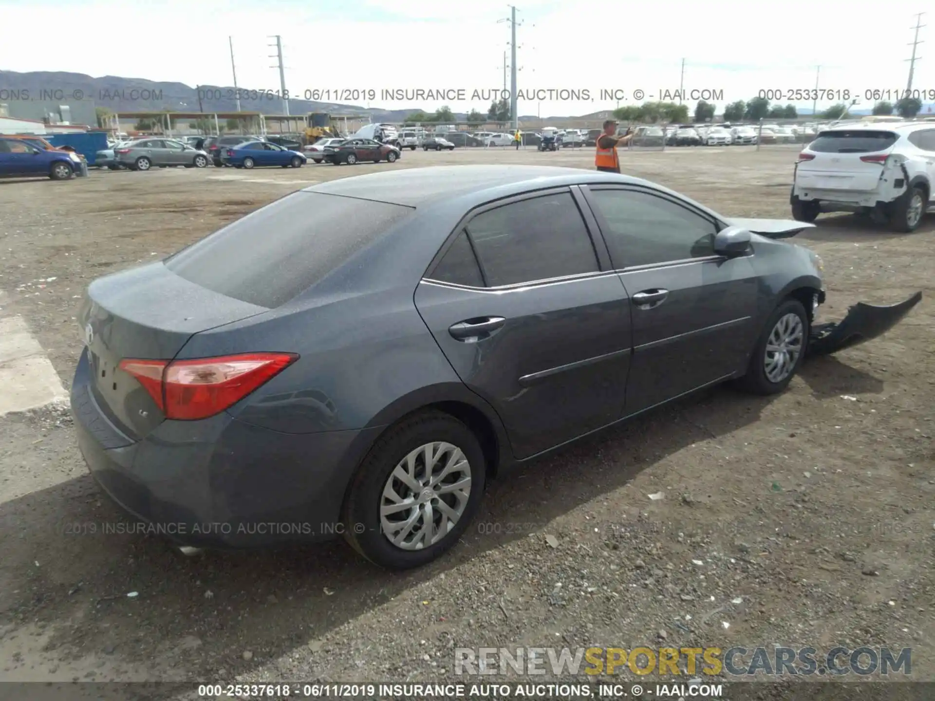 4 Photograph of a damaged car 2T1BURHE6KC180353 TOYOTA COROLLA 2019