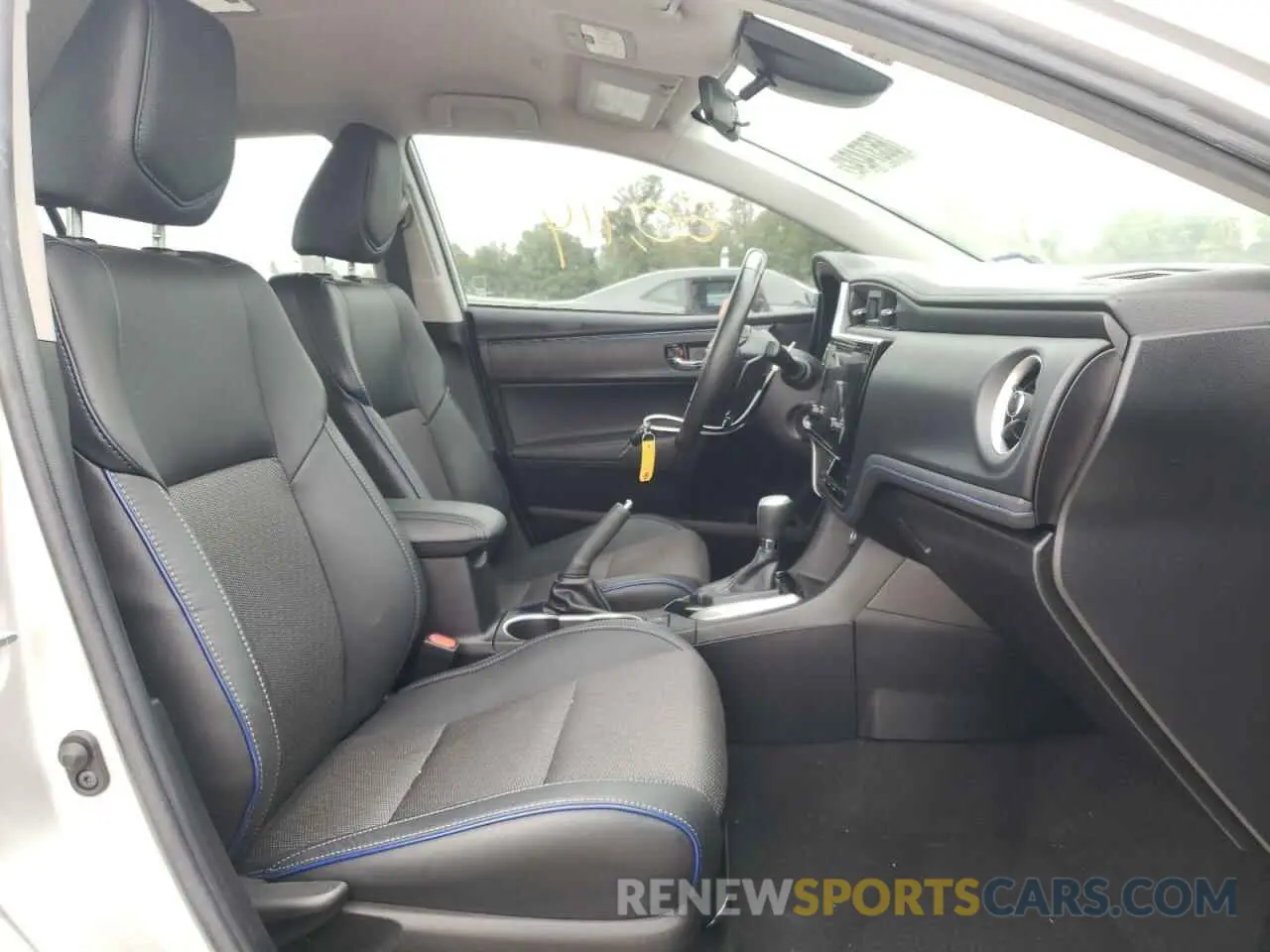 5 Photograph of a damaged car 2T1BURHE6KC182393 TOYOTA COROLLA 2019