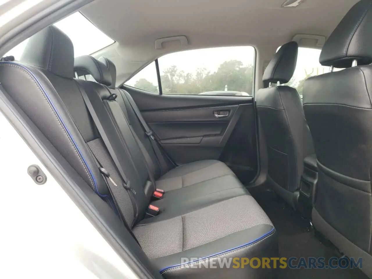 6 Photograph of a damaged car 2T1BURHE6KC182393 TOYOTA COROLLA 2019