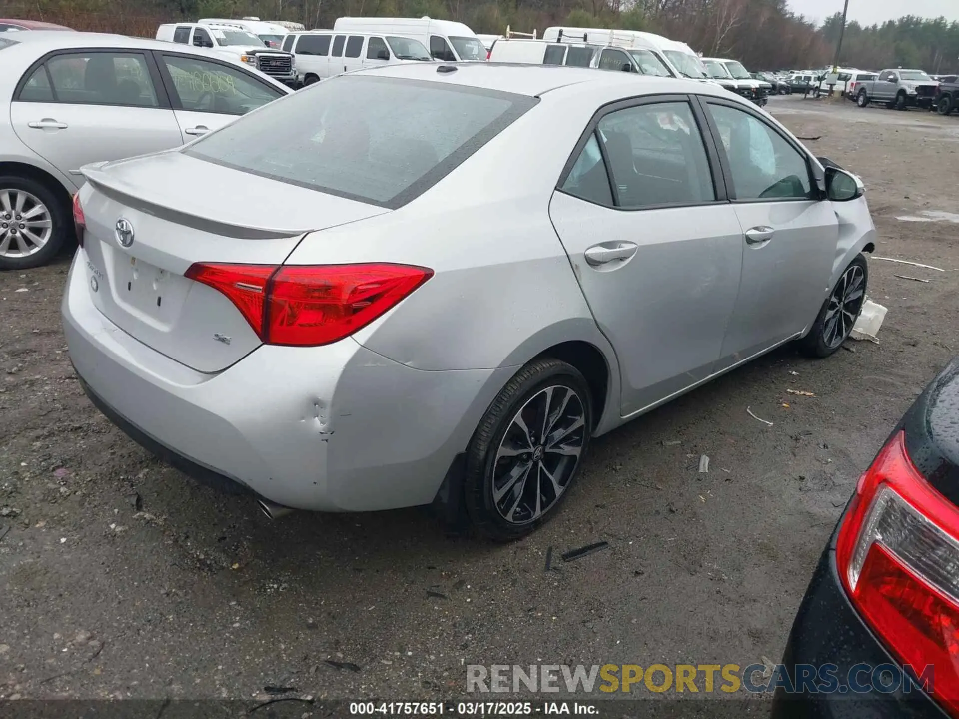 4 Photograph of a damaged car 2T1BURHE6KC182863 TOYOTA COROLLA 2019