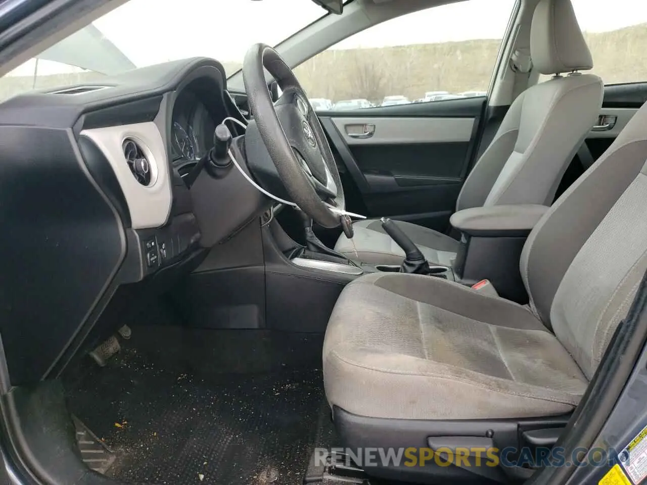 7 Photograph of a damaged car 2T1BURHE6KC189697 TOYOTA COROLLA 2019