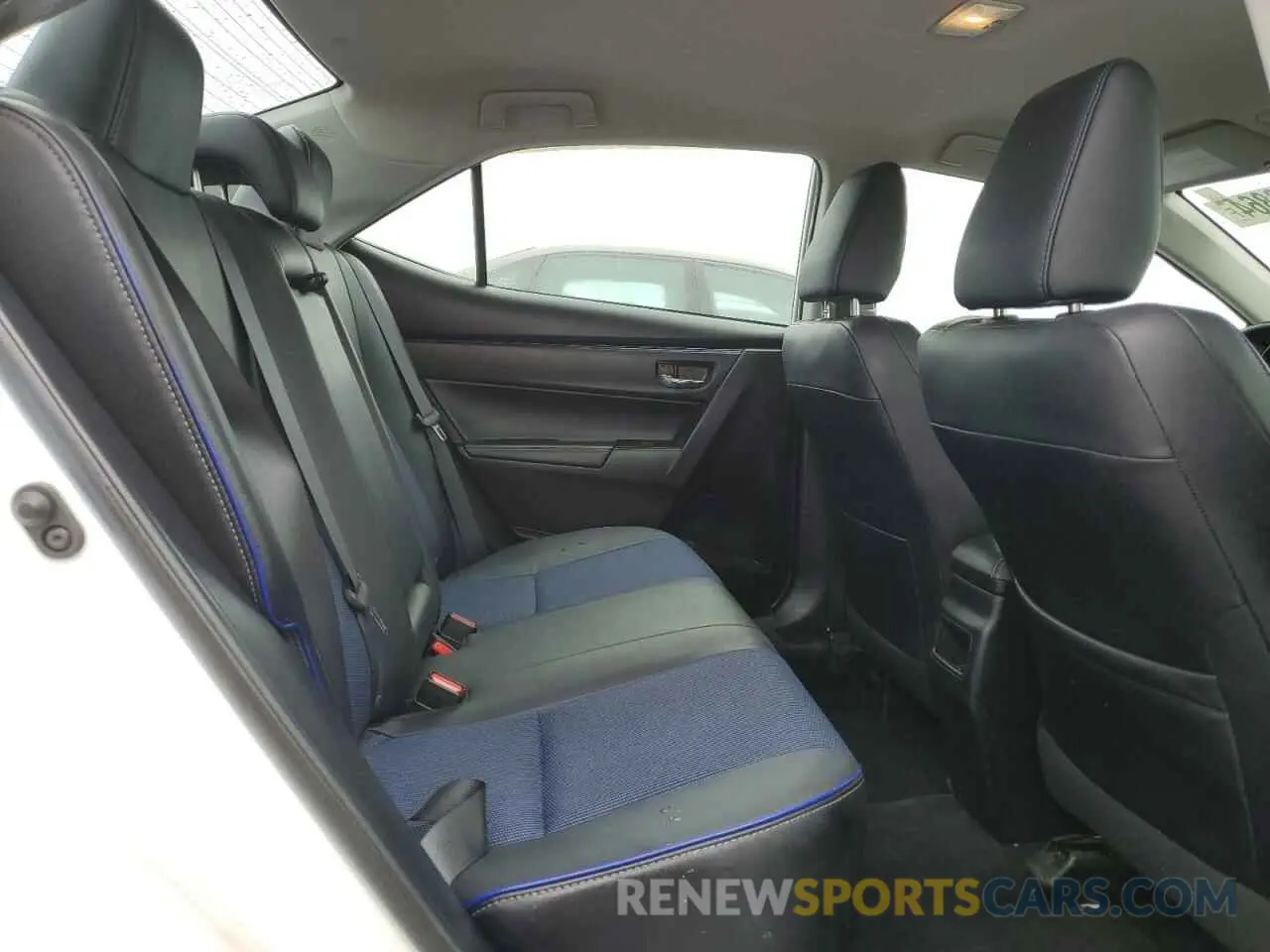 10 Photograph of a damaged car 2T1BURHE6KC190770 TOYOTA COROLLA 2019