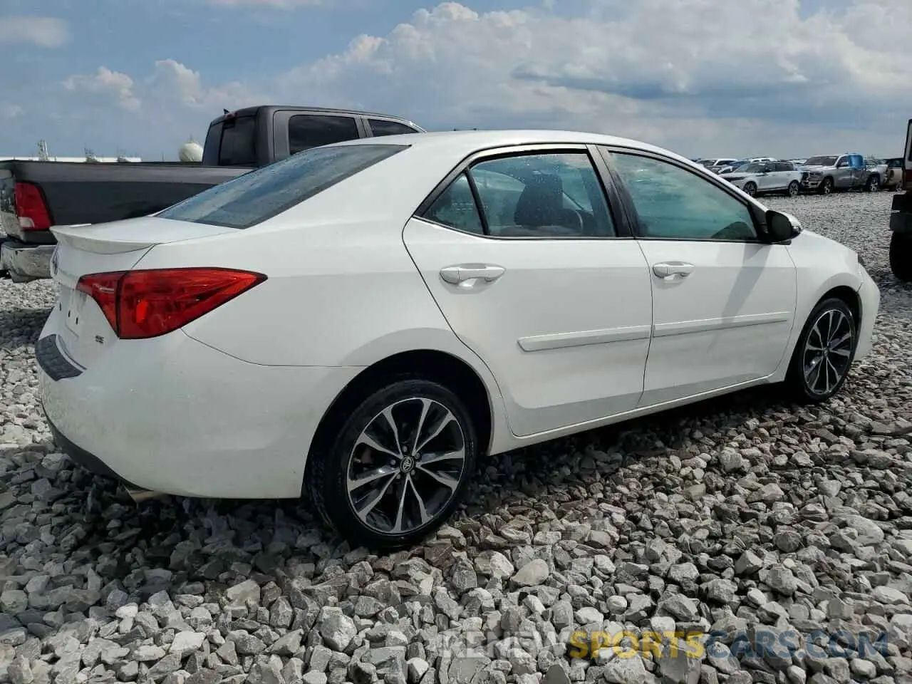 3 Photograph of a damaged car 2T1BURHE6KC190770 TOYOTA COROLLA 2019