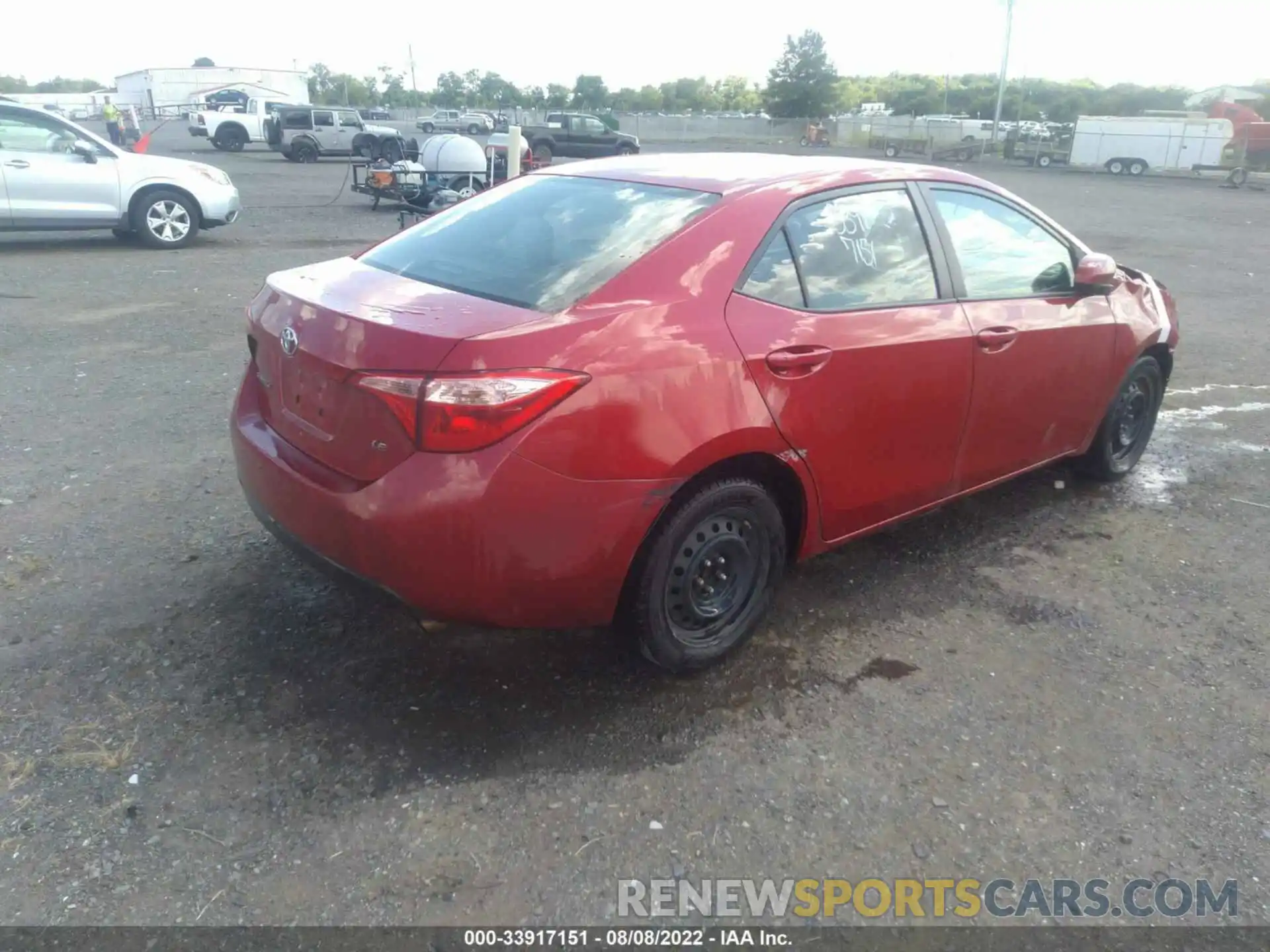 4 Photograph of a damaged car 2T1BURHE6KC192180 TOYOTA COROLLA 2019