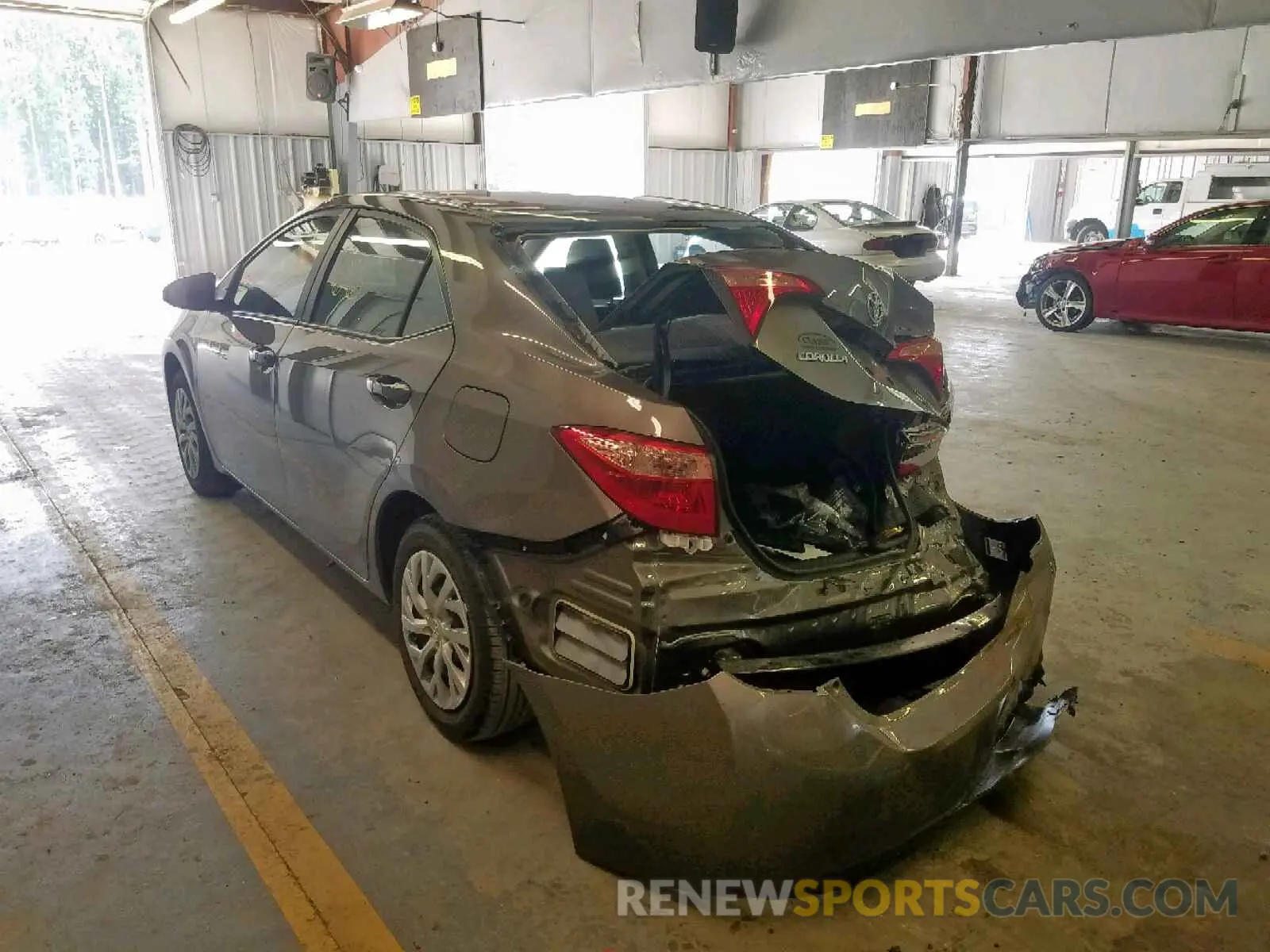 3 Photograph of a damaged car 2T1BURHE6KC194768 TOYOTA COROLLA 2019