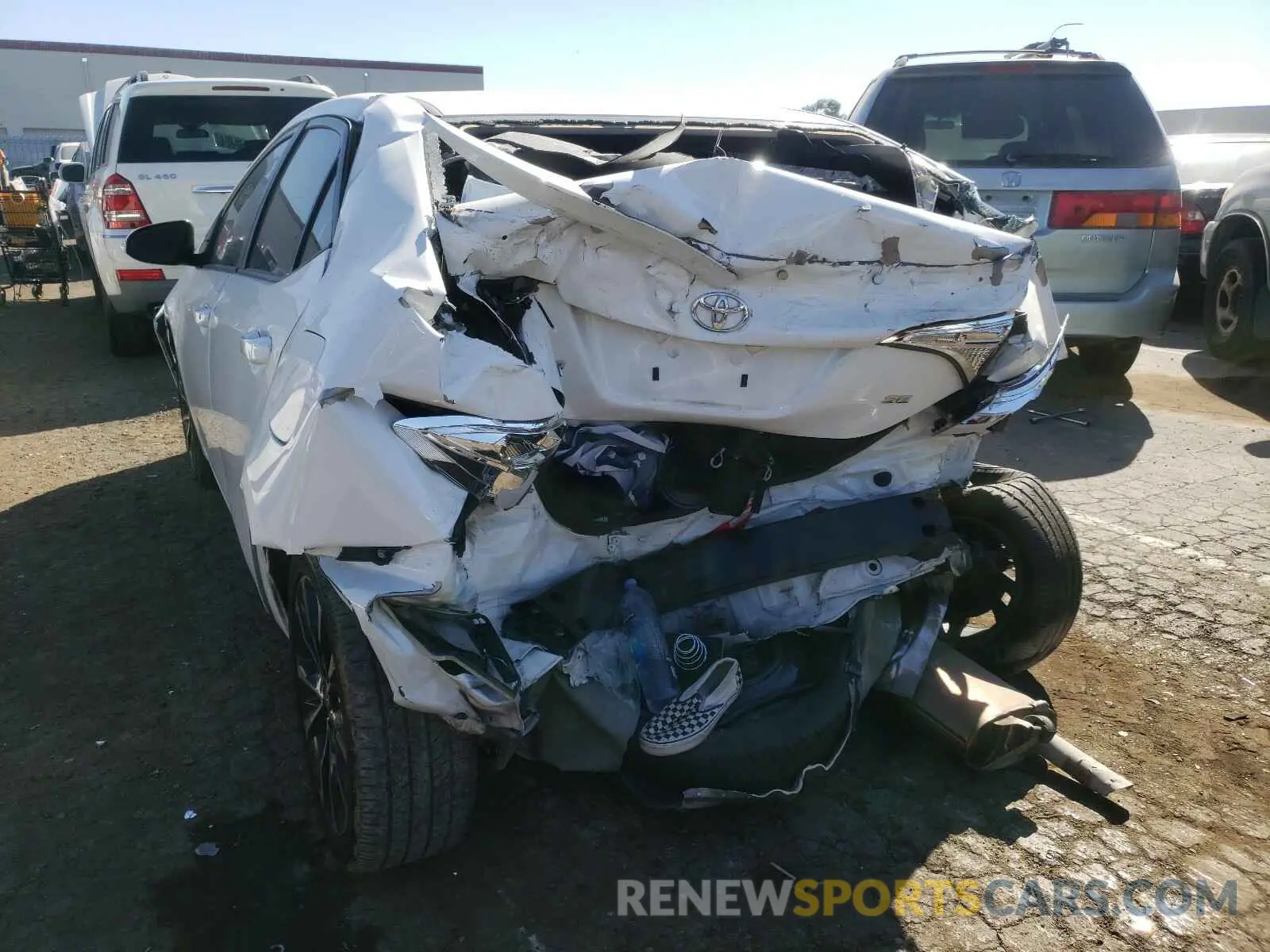 9 Photograph of a damaged car 2T1BURHE6KC195595 TOYOTA COROLLA 2019