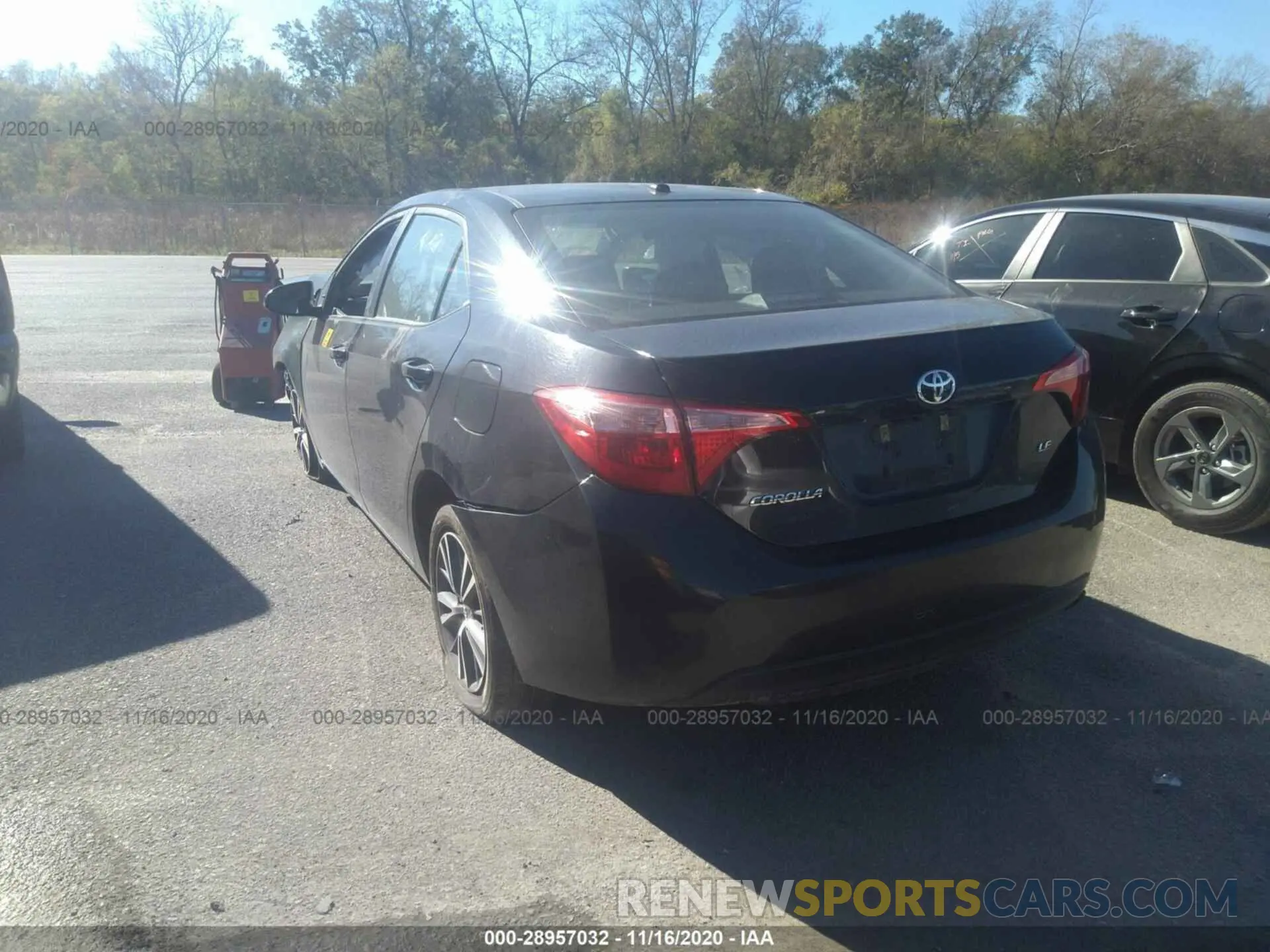 3 Photograph of a damaged car 2T1BURHE6KC196536 TOYOTA COROLLA 2019