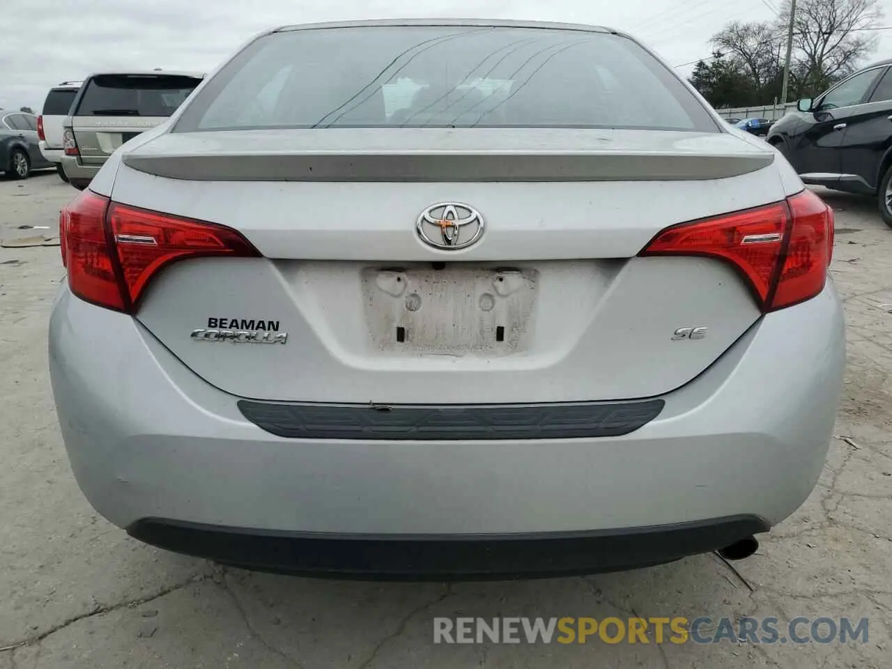 6 Photograph of a damaged car 2T1BURHE6KC198982 TOYOTA COROLLA 2019