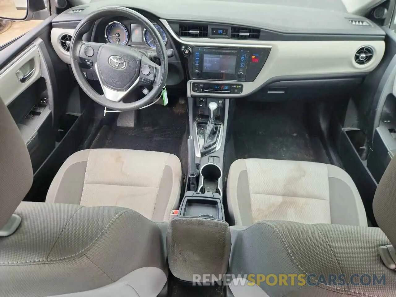 8 Photograph of a damaged car 2T1BURHE6KC200231 TOYOTA COROLLA 2019