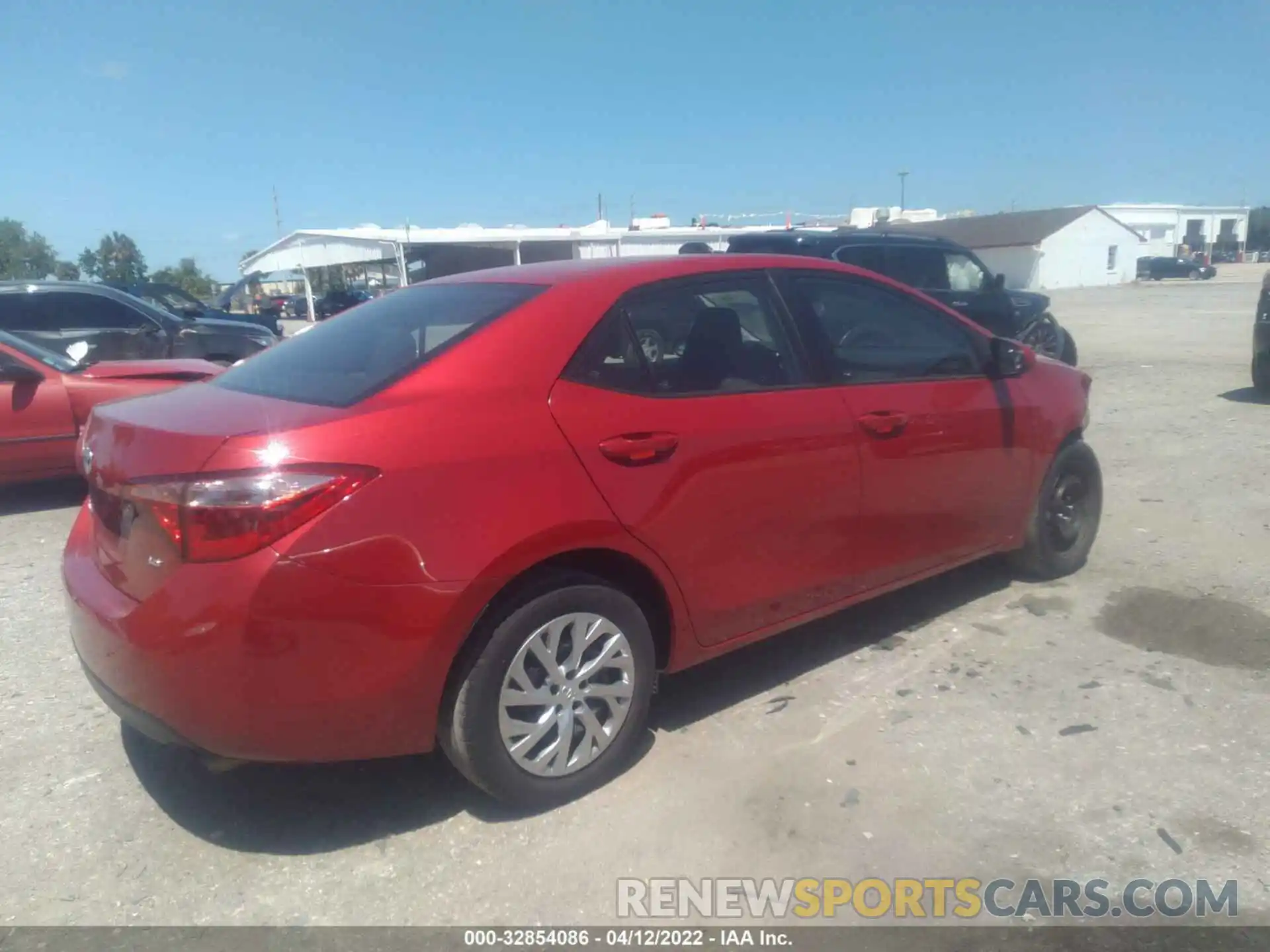 4 Photograph of a damaged car 2T1BURHE6KC201279 TOYOTA COROLLA 2019