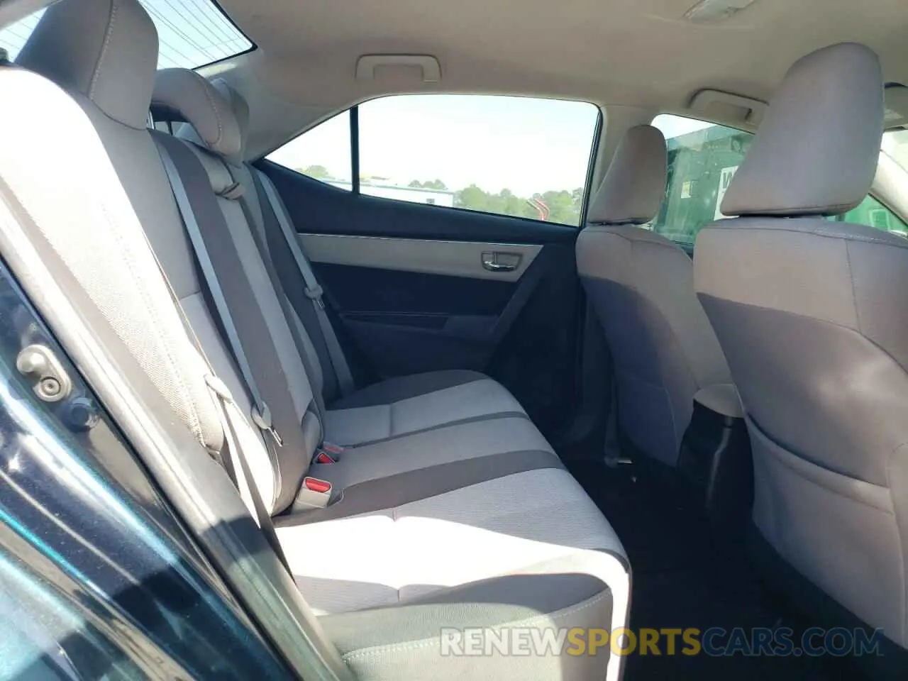 10 Photograph of a damaged car 2T1BURHE6KC206966 TOYOTA COROLLA 2019