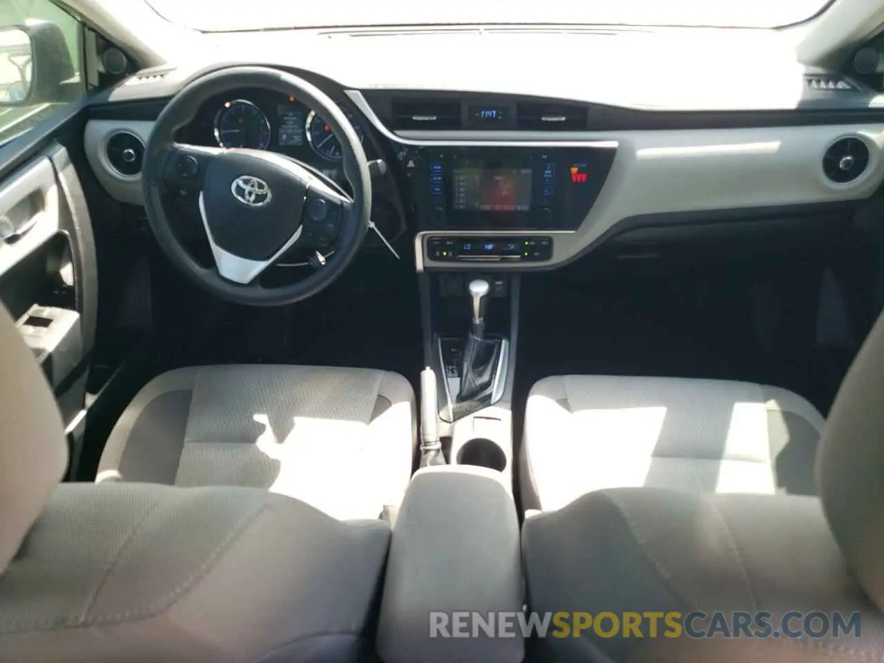 8 Photograph of a damaged car 2T1BURHE6KC206966 TOYOTA COROLLA 2019