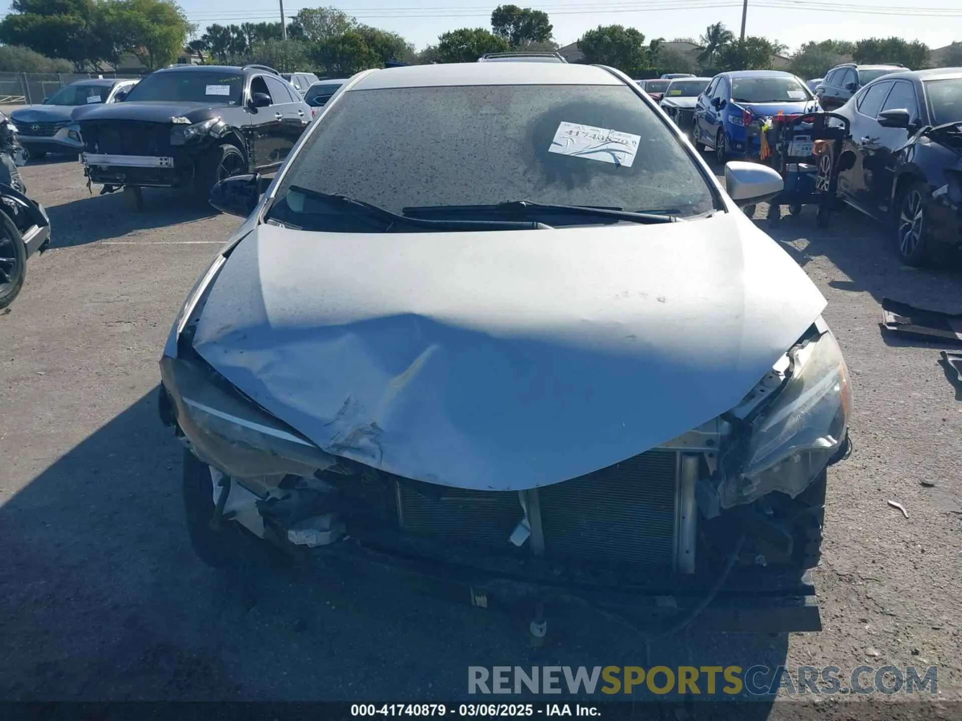 13 Photograph of a damaged car 2T1BURHE6KC209026 TOYOTA COROLLA 2019