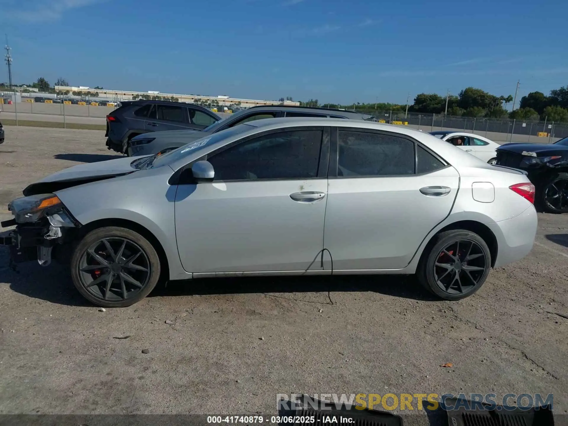 15 Photograph of a damaged car 2T1BURHE6KC209026 TOYOTA COROLLA 2019