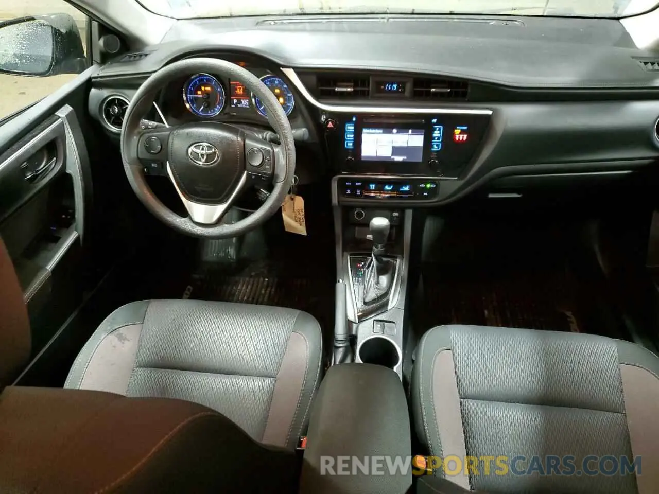 8 Photograph of a damaged car 2T1BURHE6KC211035 TOYOTA COROLLA 2019