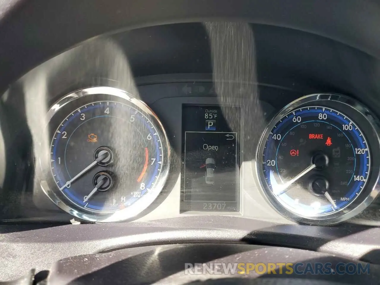 9 Photograph of a damaged car 2T1BURHE6KC211052 TOYOTA COROLLA 2019